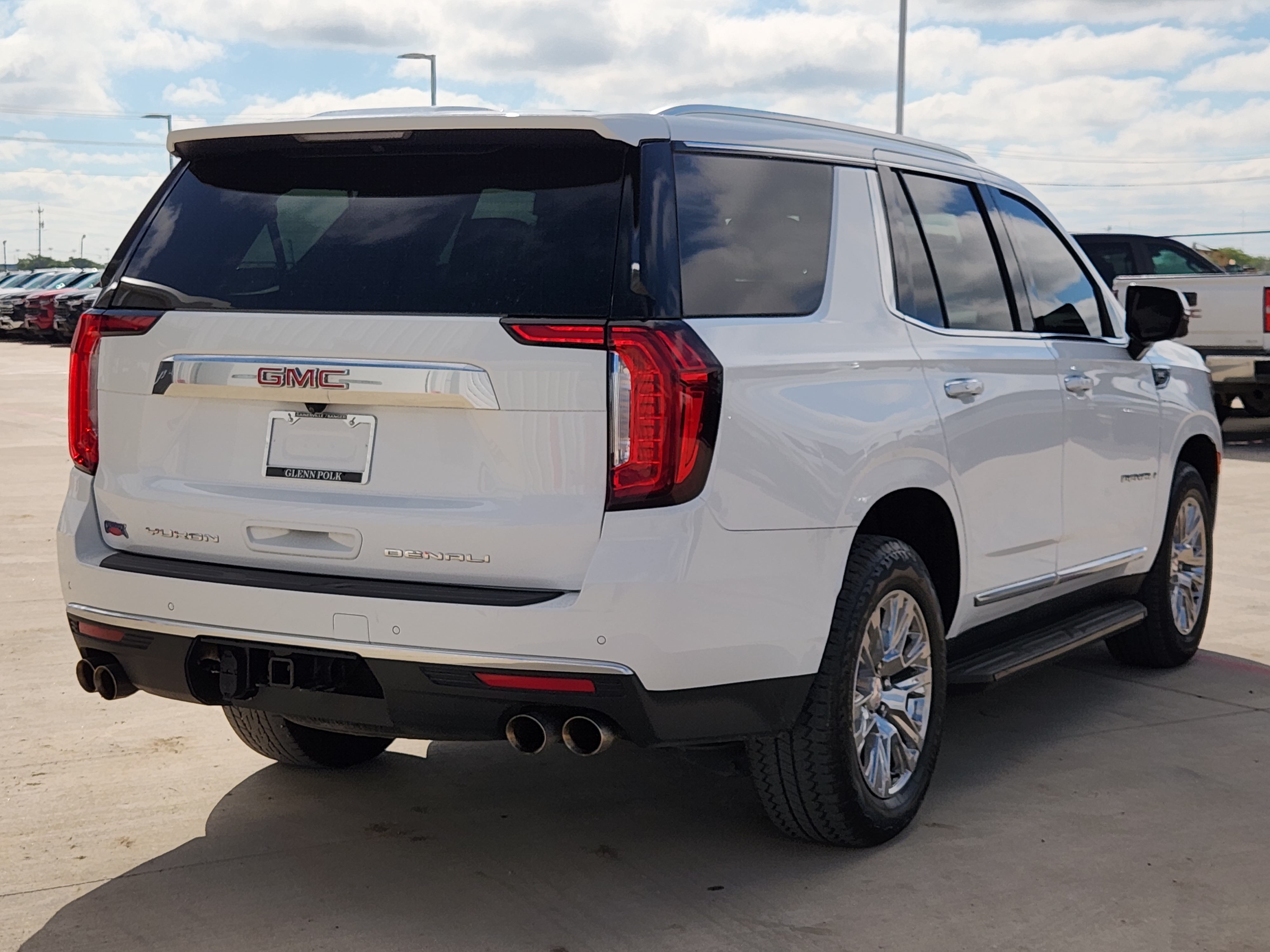 2023 GMC Yukon Denali 8