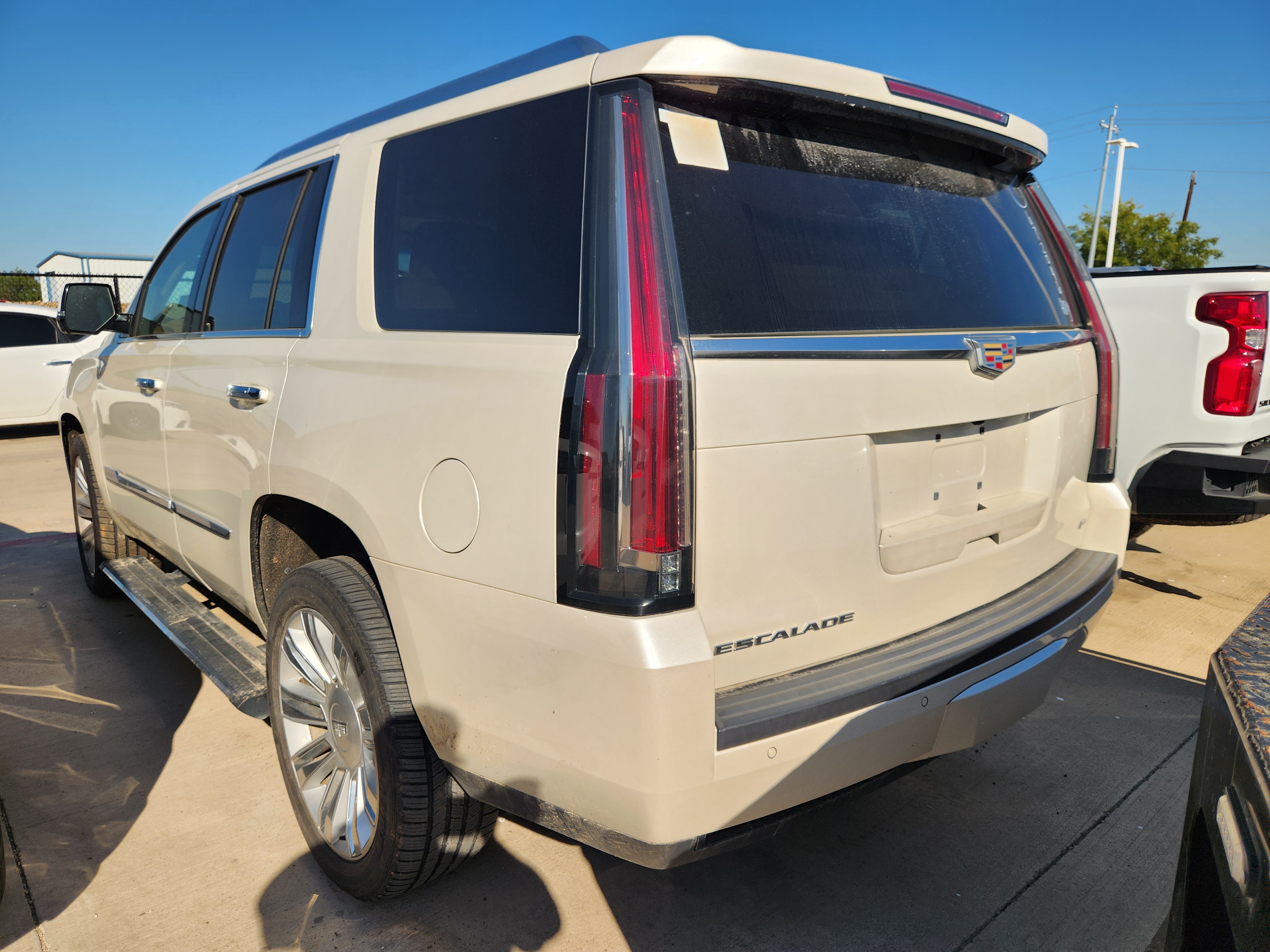 2015 Cadillac Escalade Platinum Edition 2