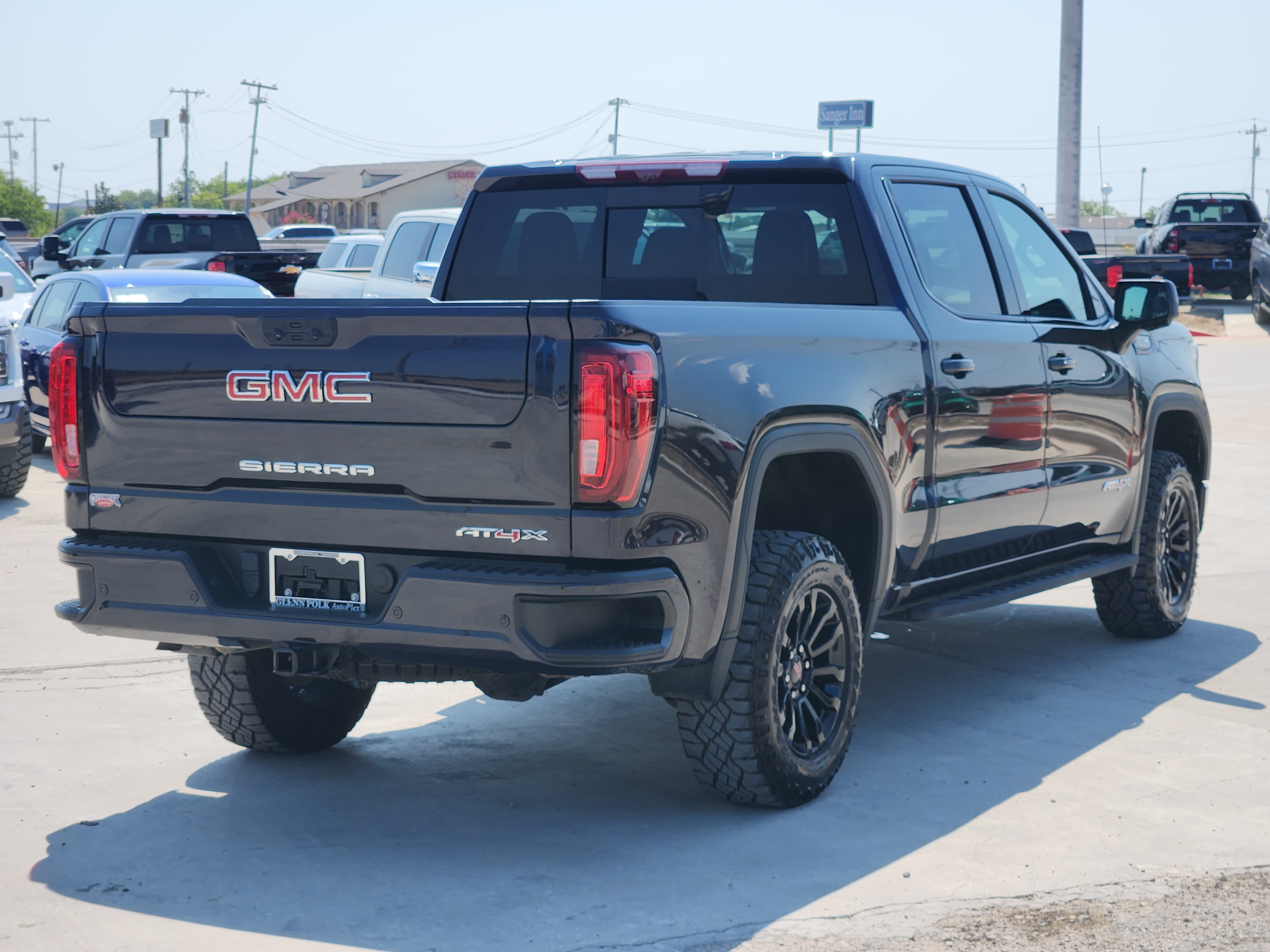 2023 GMC Sierra 1500 AT4X 8