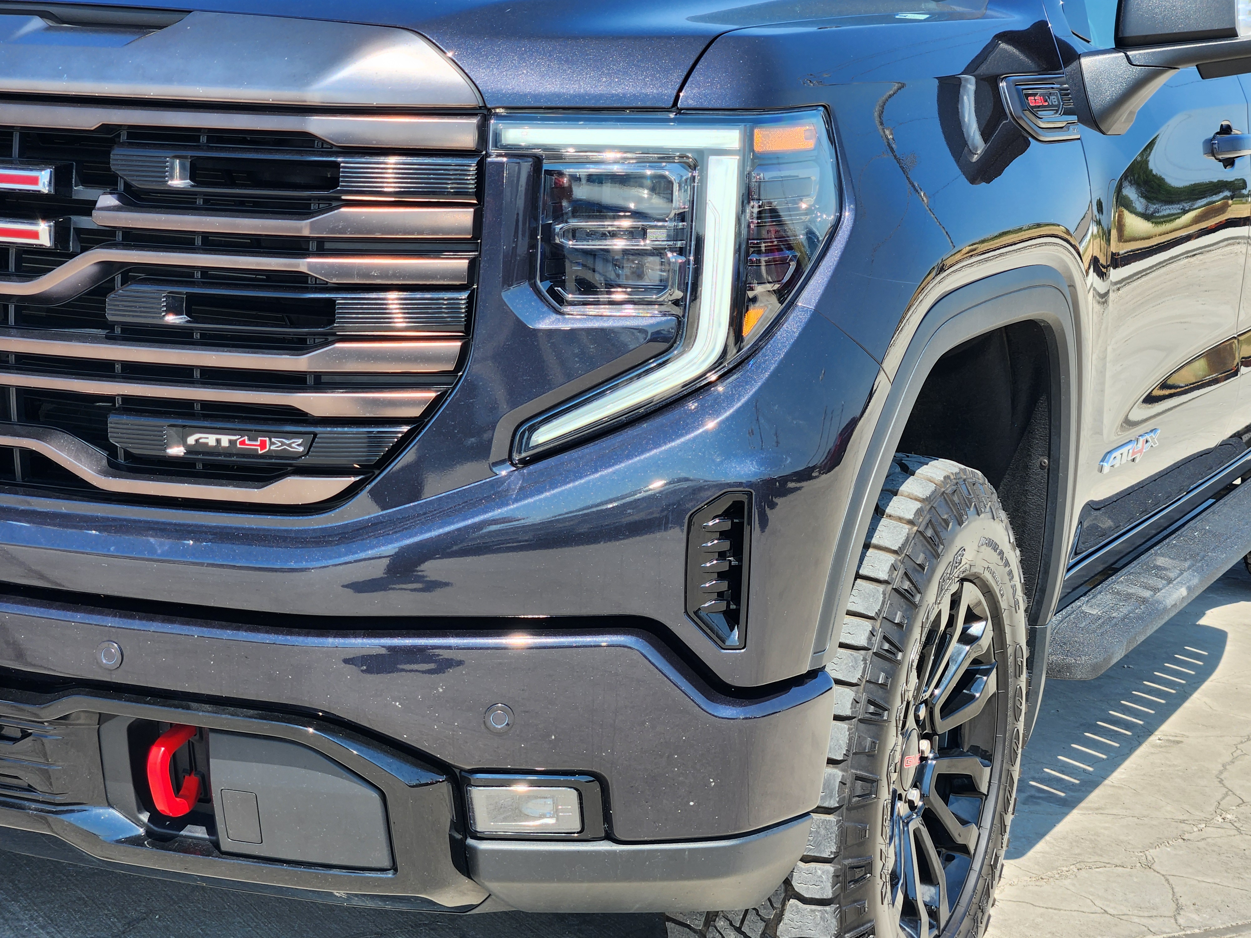 2023 GMC Sierra 1500 AT4X 10