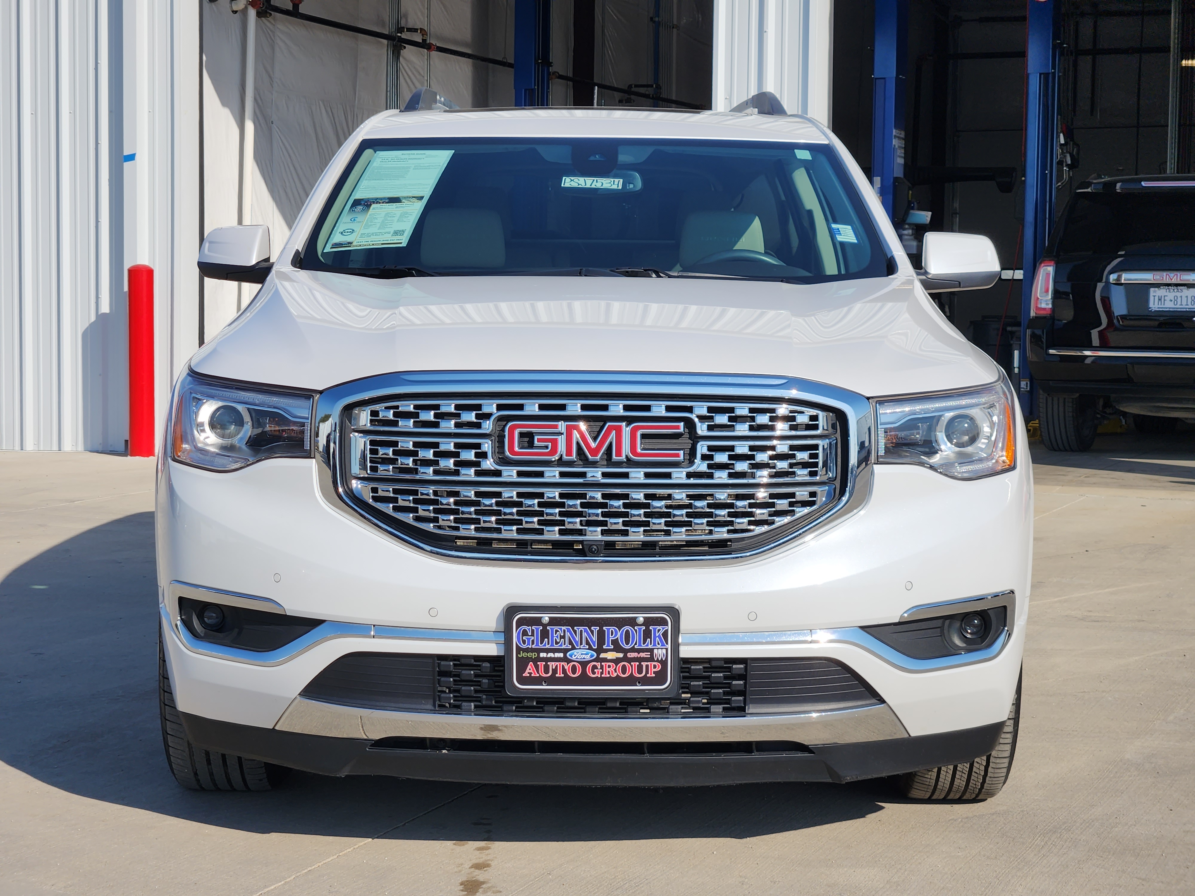 2017 GMC Acadia Denali 2