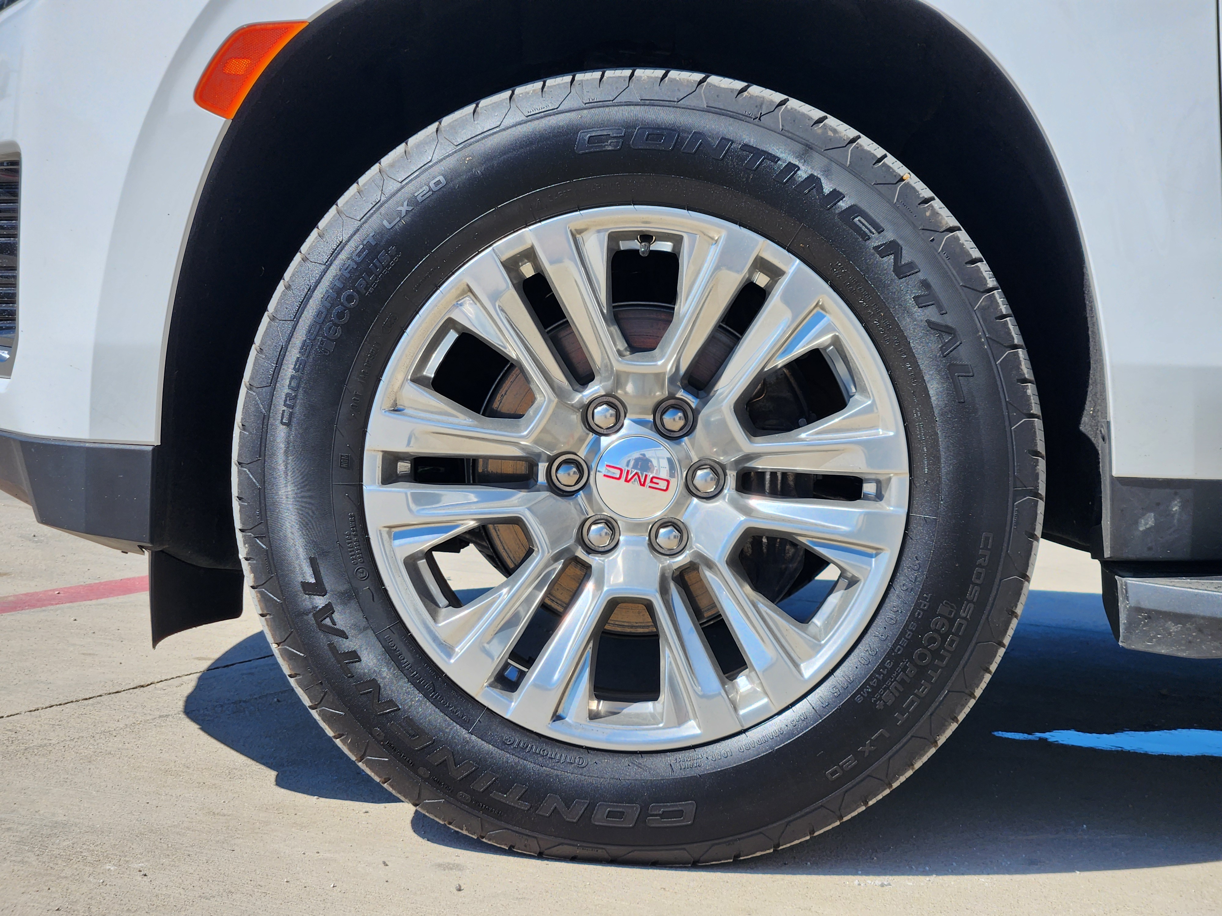 2023 GMC Yukon Denali 10