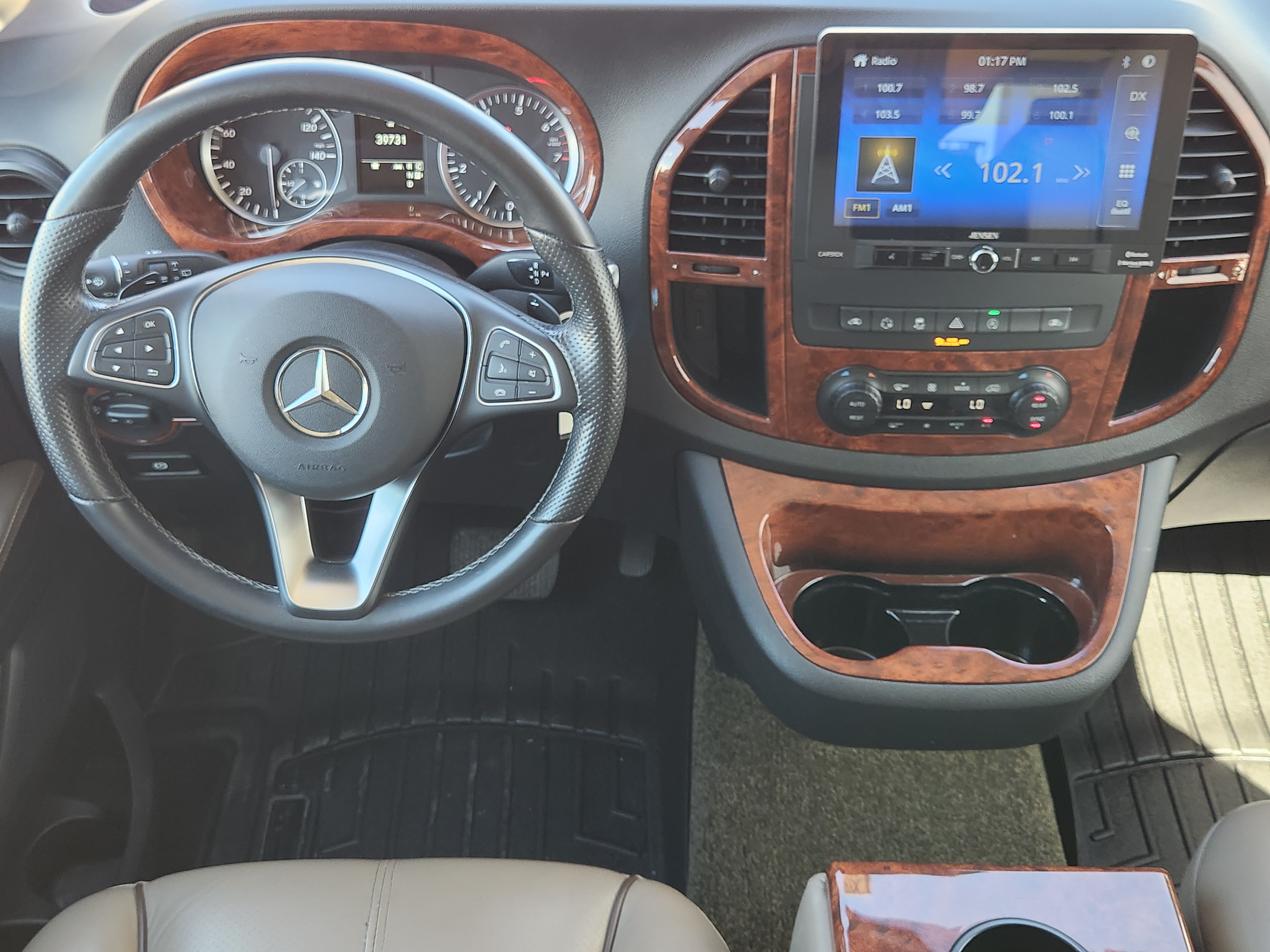 2019 Mercedes-Benz Metris Passenger 26