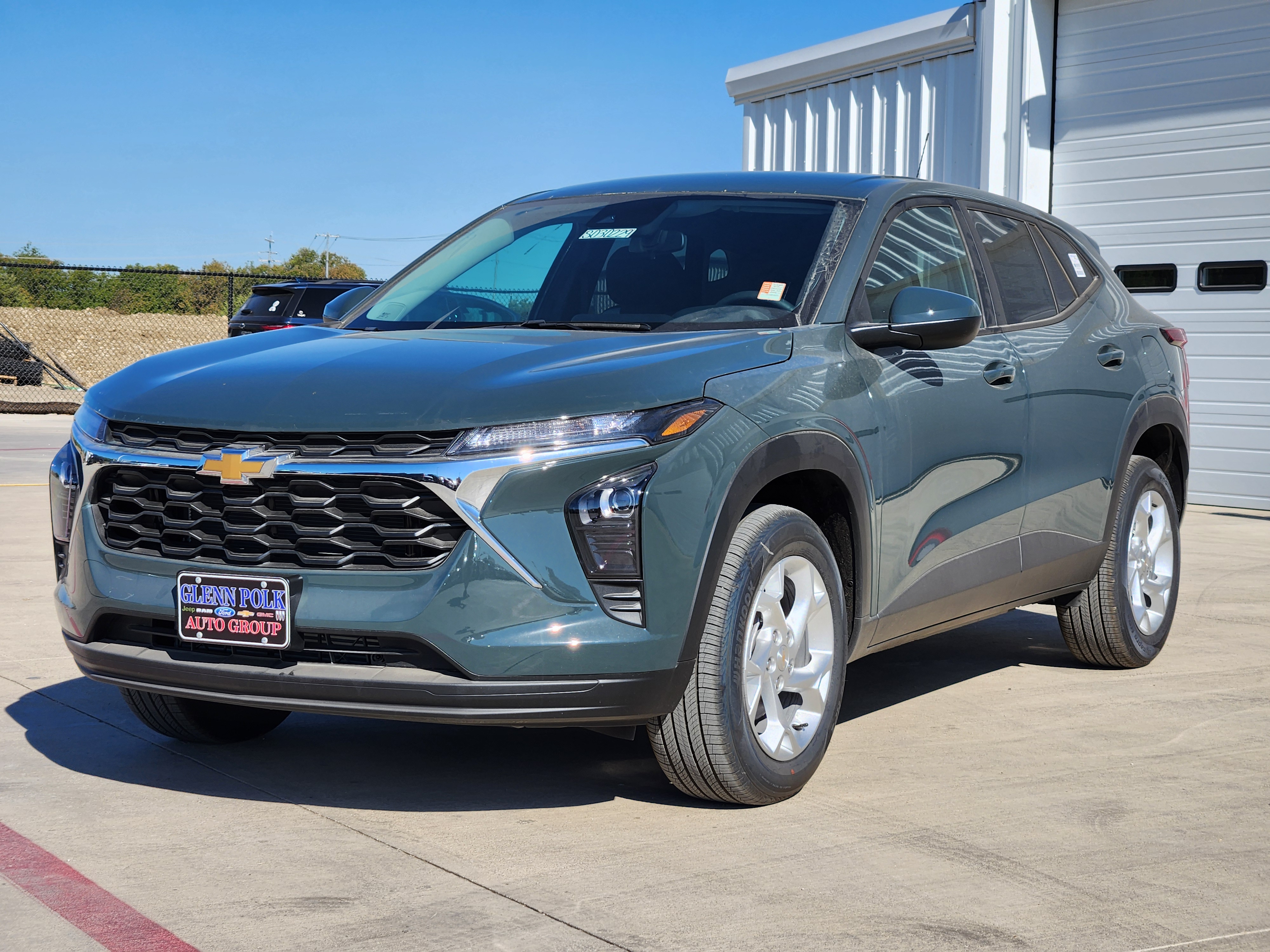 2025 Chevrolet Trax LS 2