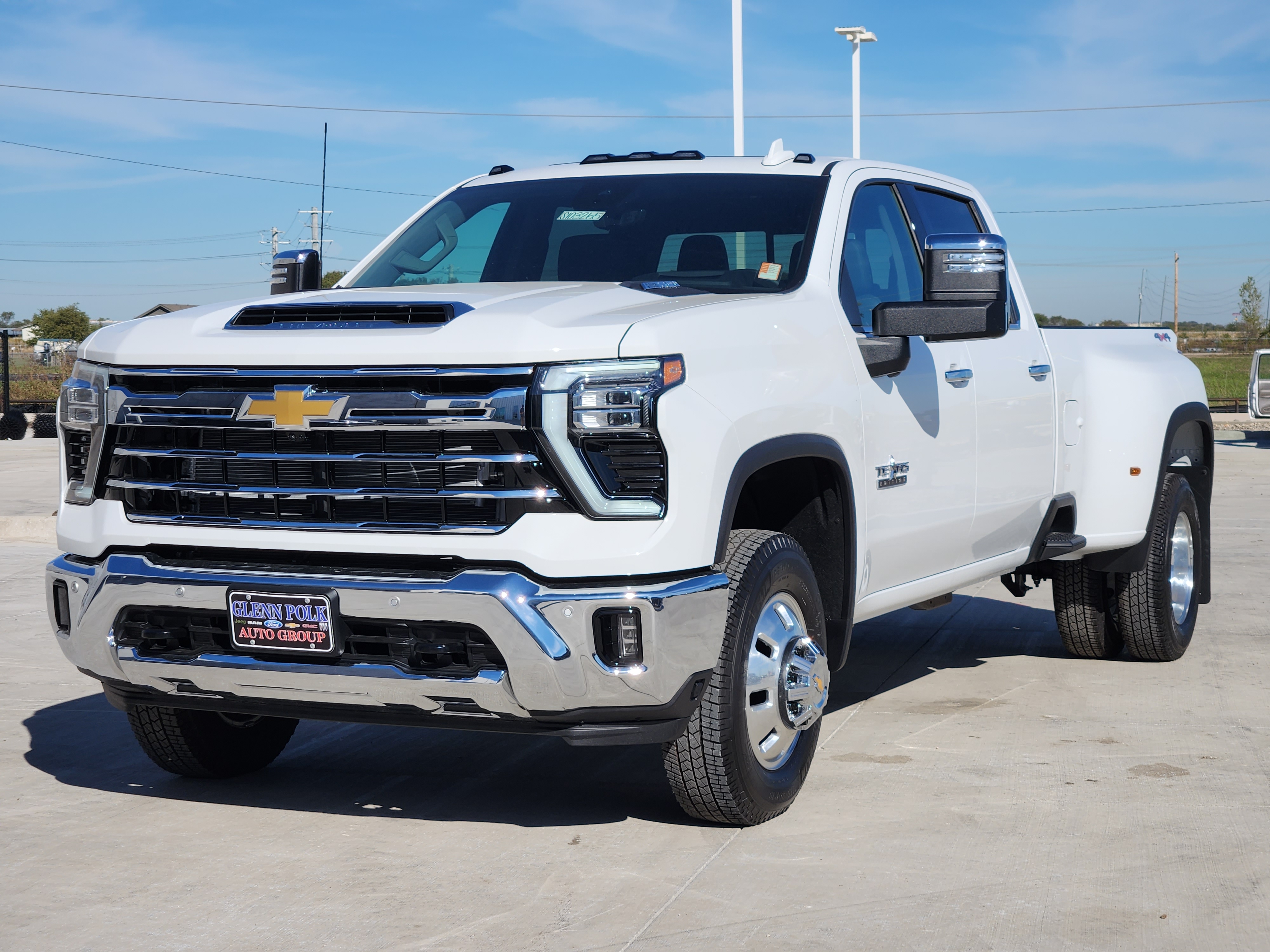 2025 Chevrolet Silverado 3500HD LTZ 2