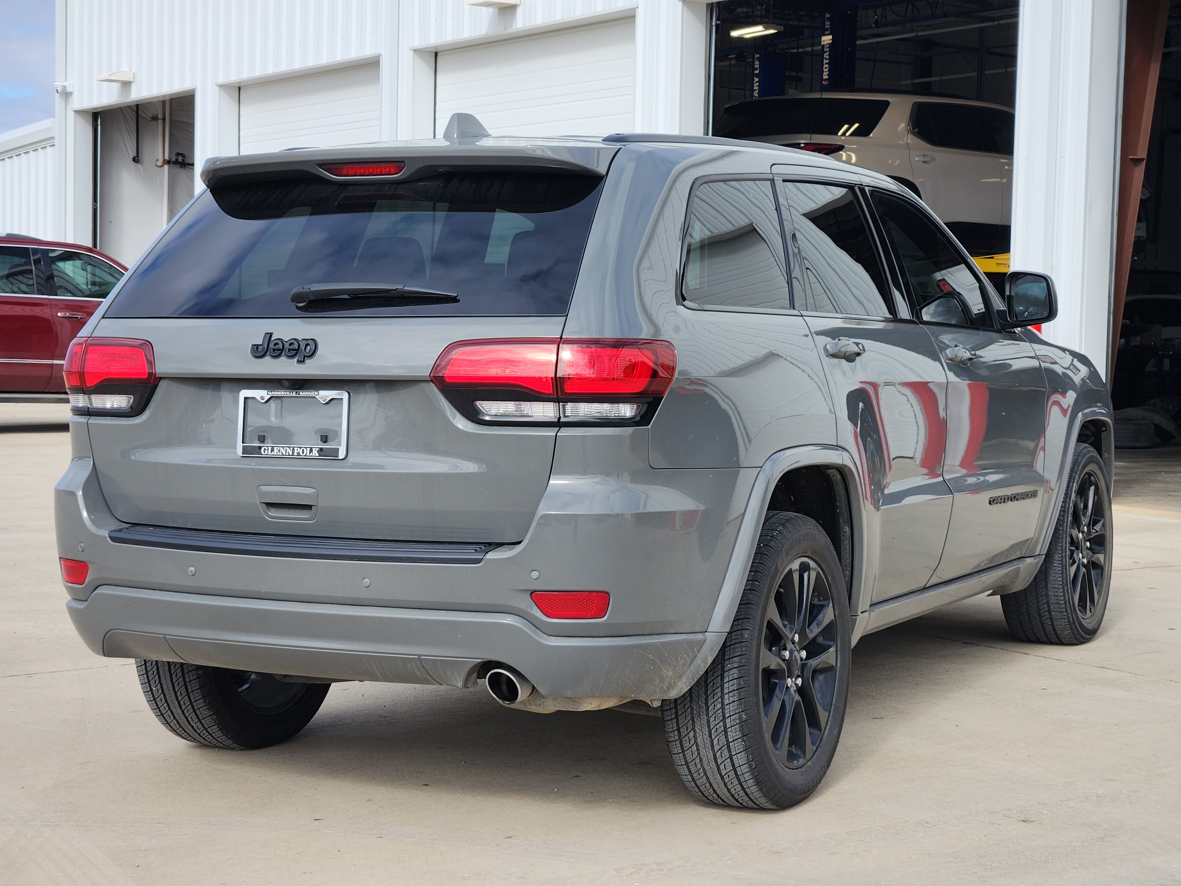 2020 Jeep Grand Cherokee Altitude 8