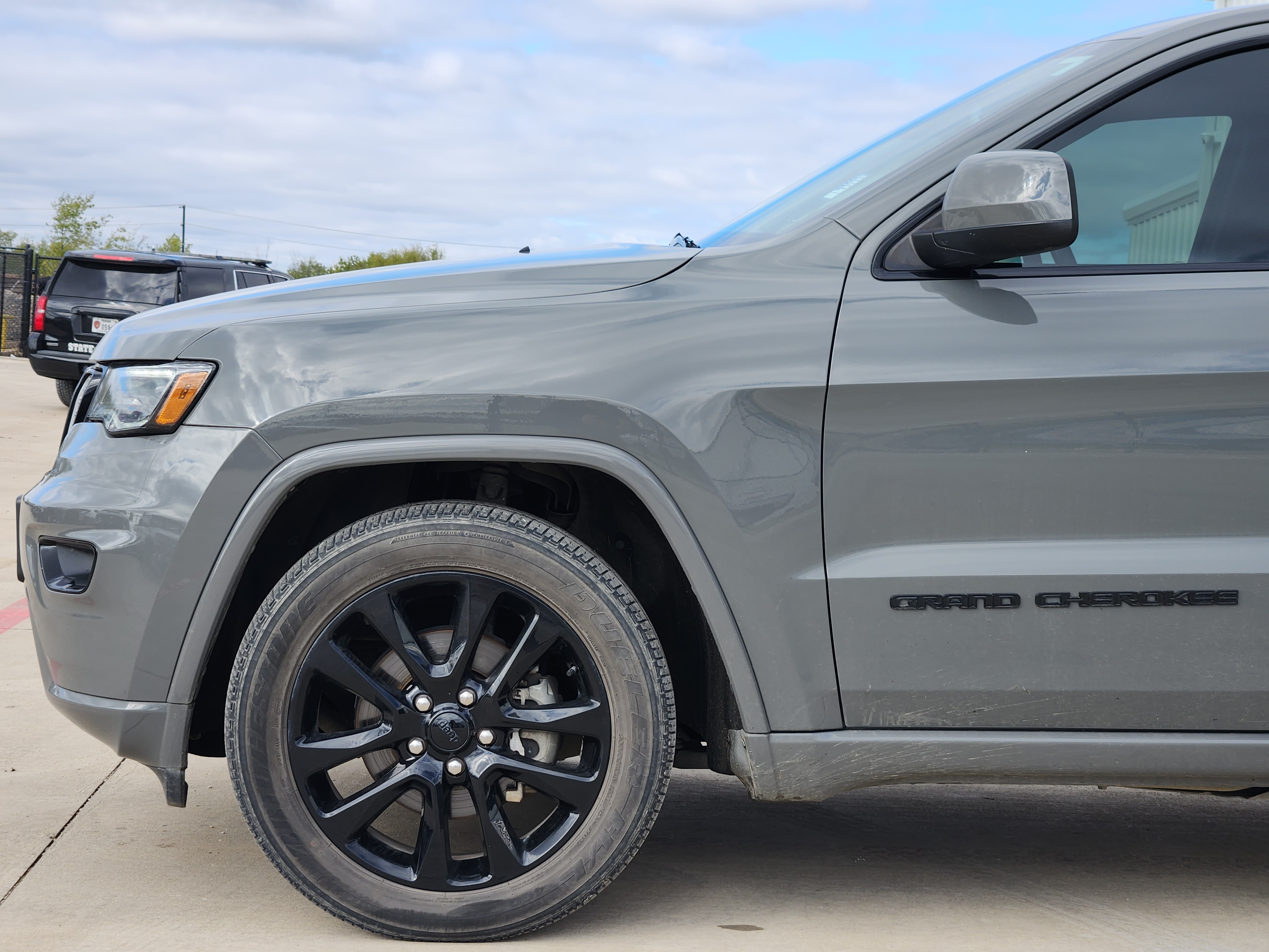 2020 Jeep Grand Cherokee Altitude 9