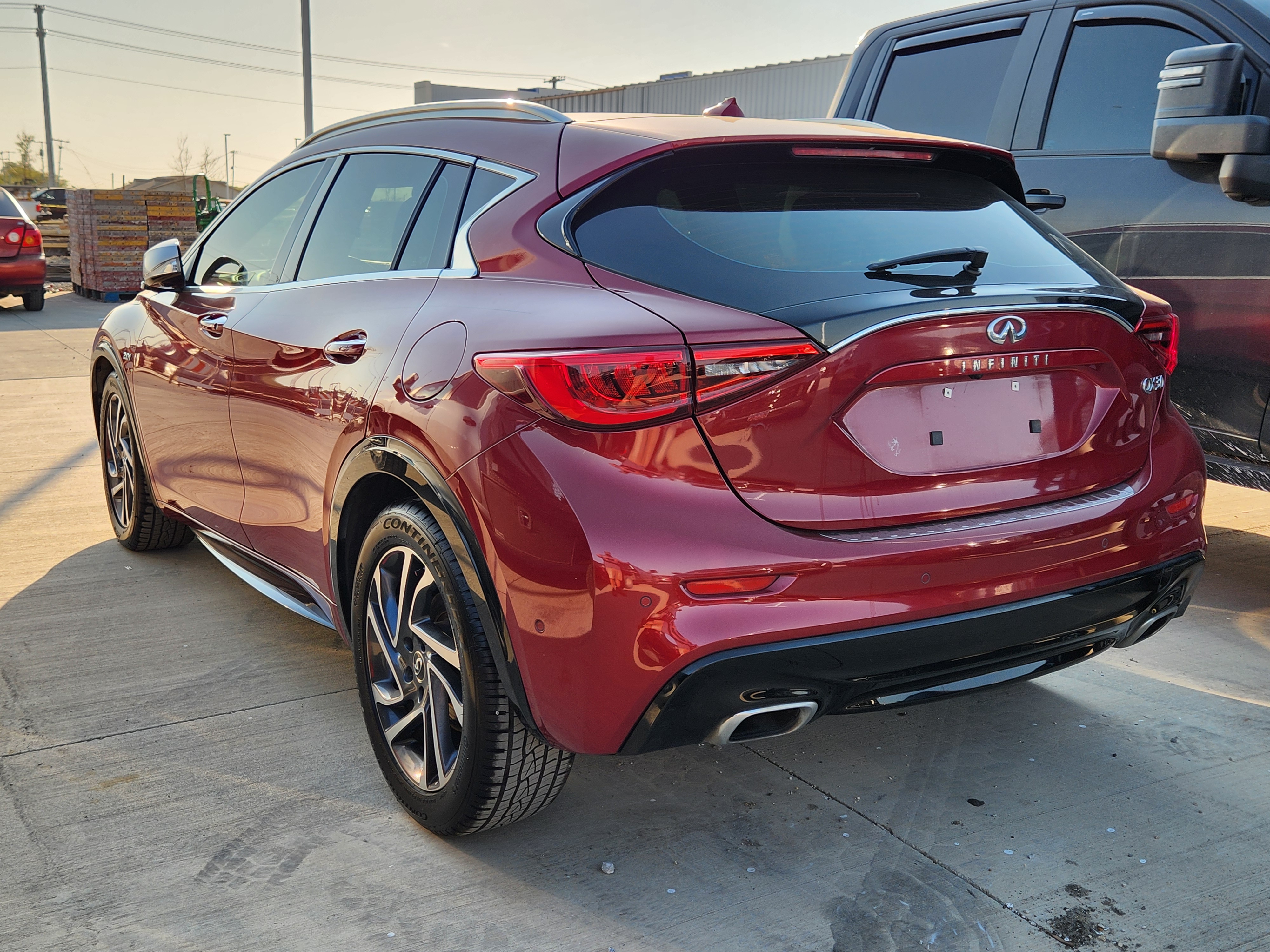 2018 INFINITI QX30 Premium 2