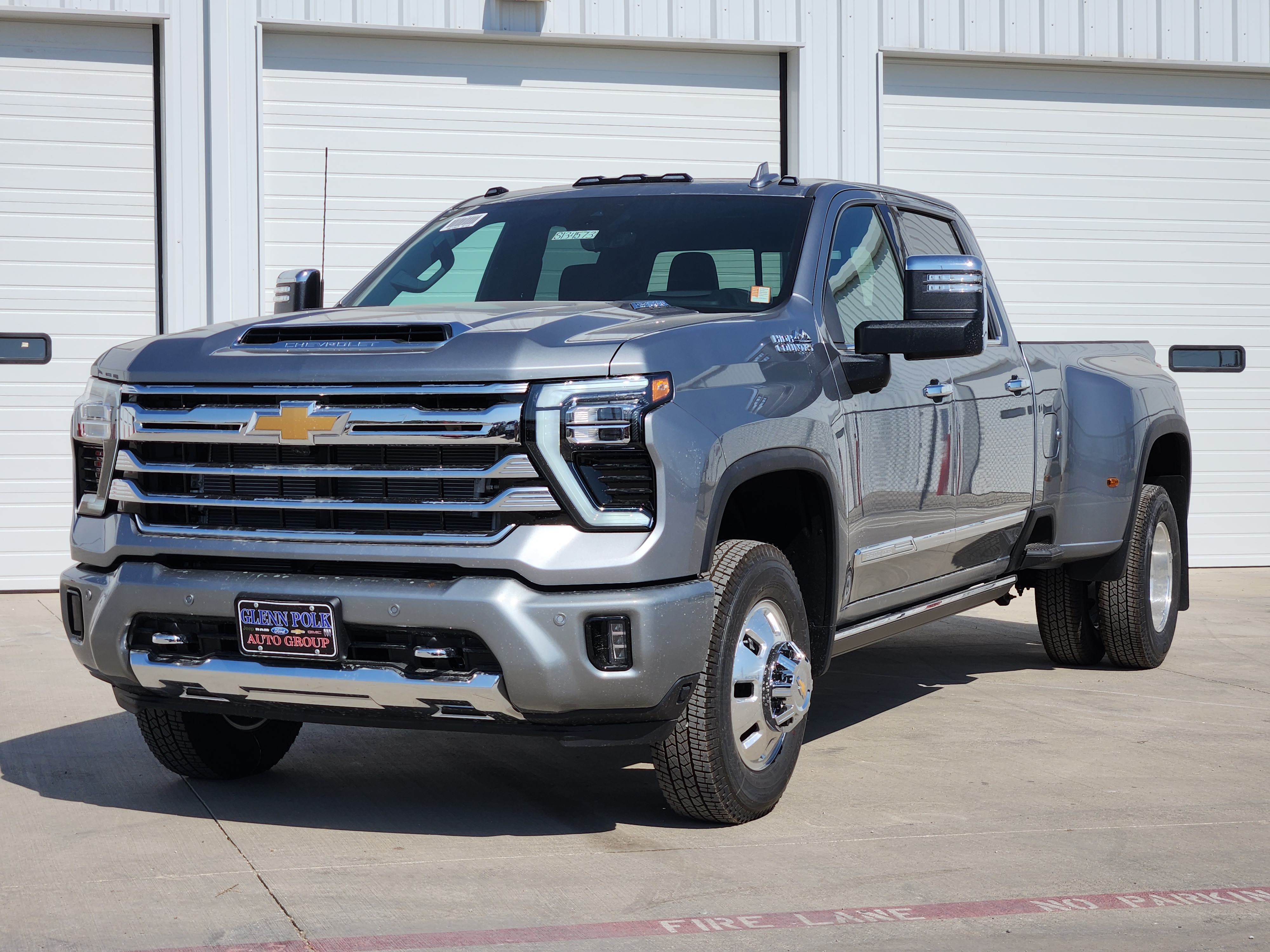 2025 Chevrolet Silverado 3500HD High Country 2