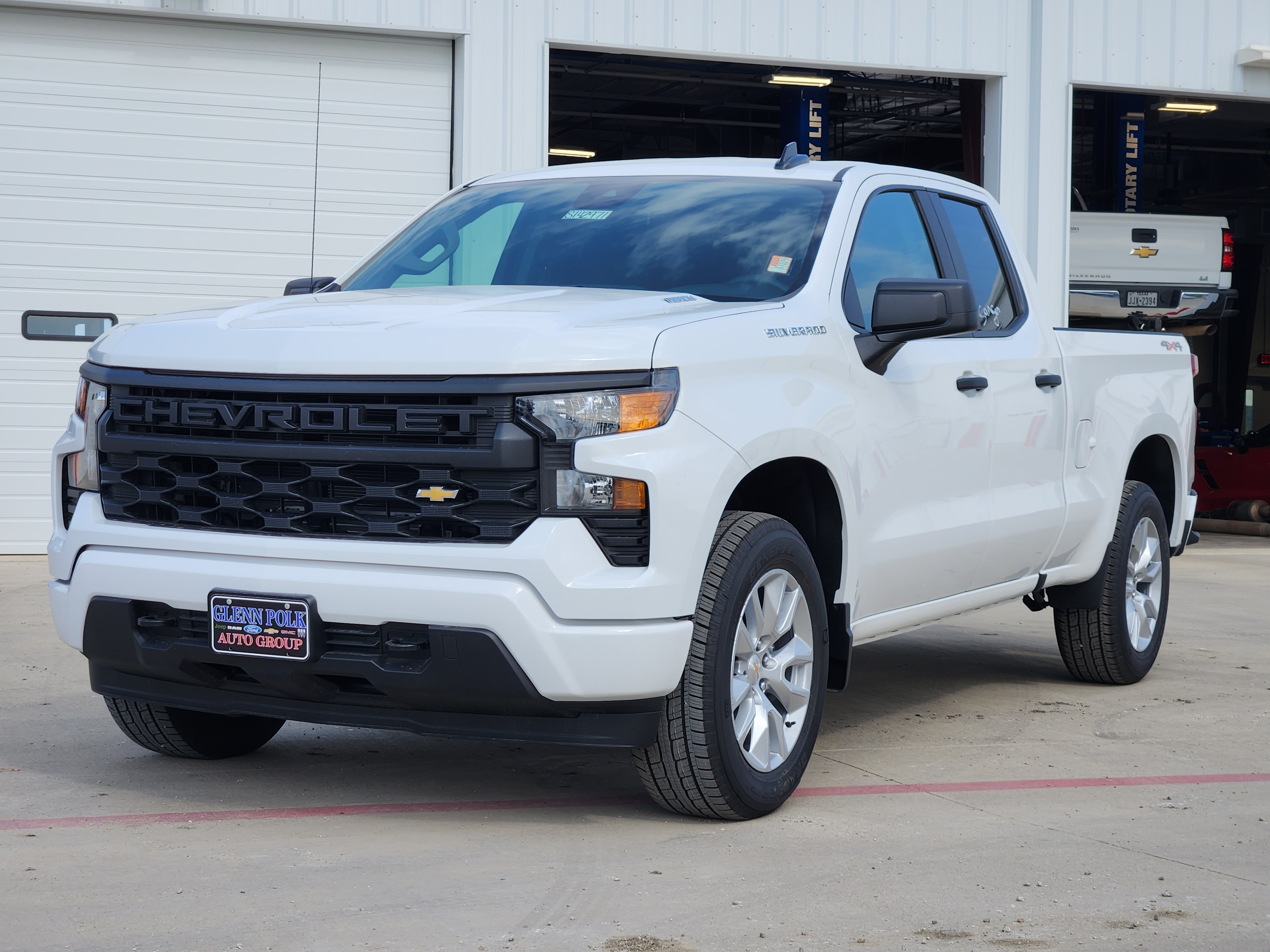 2025 Chevrolet Silverado 1500 Custom 2