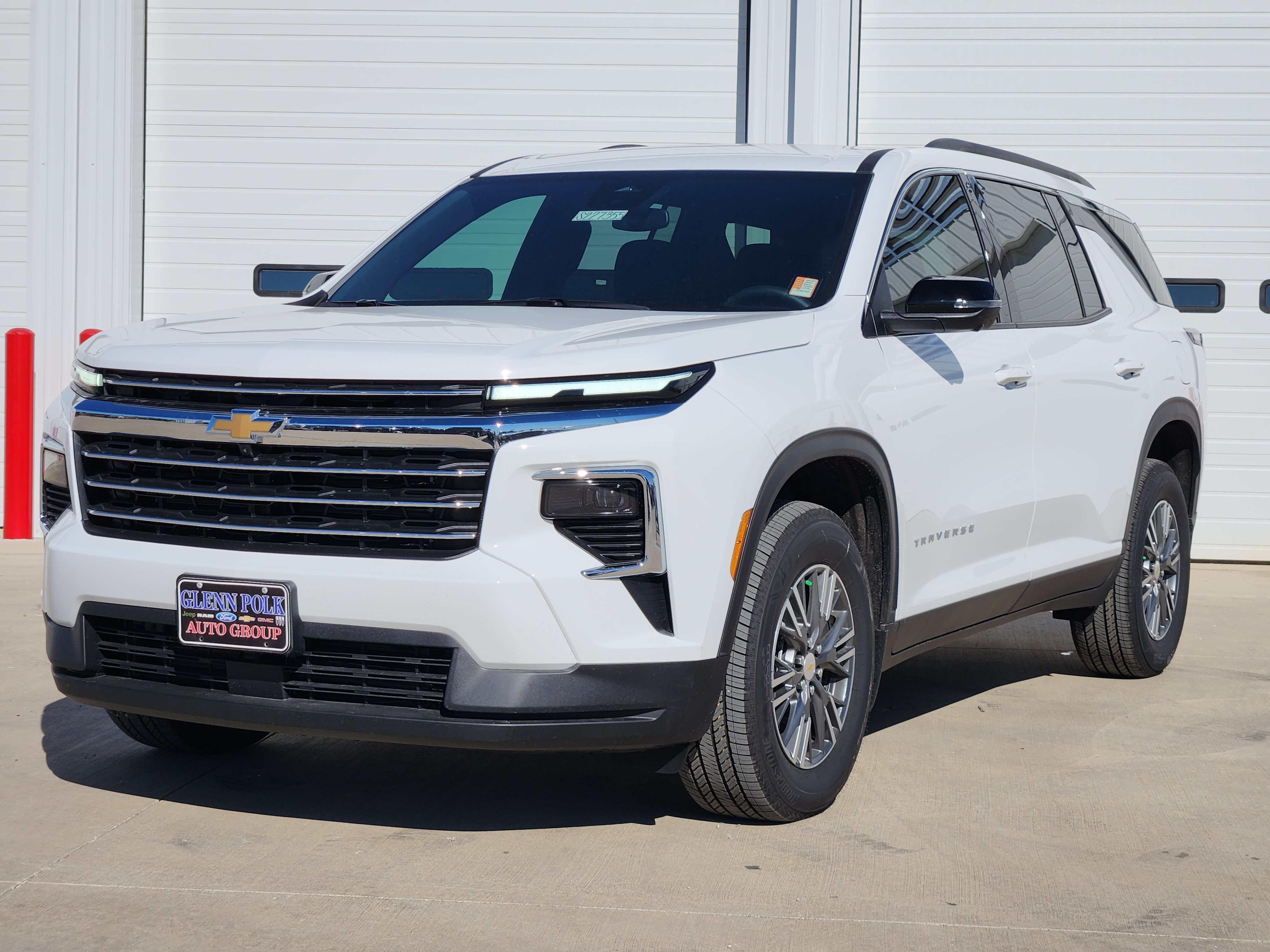 2024 Chevrolet Traverse LT 2