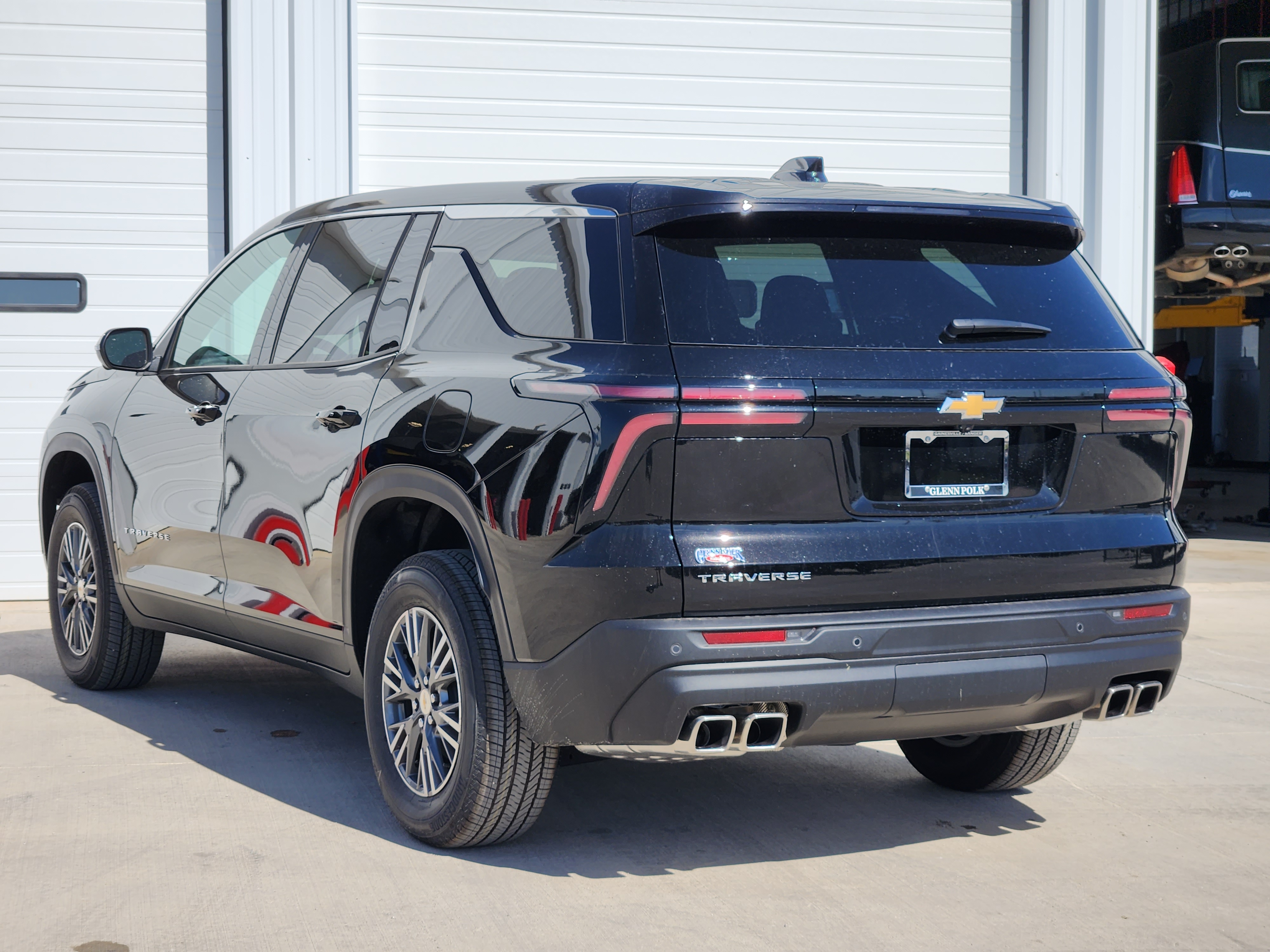 2024 Chevrolet Traverse LS 4