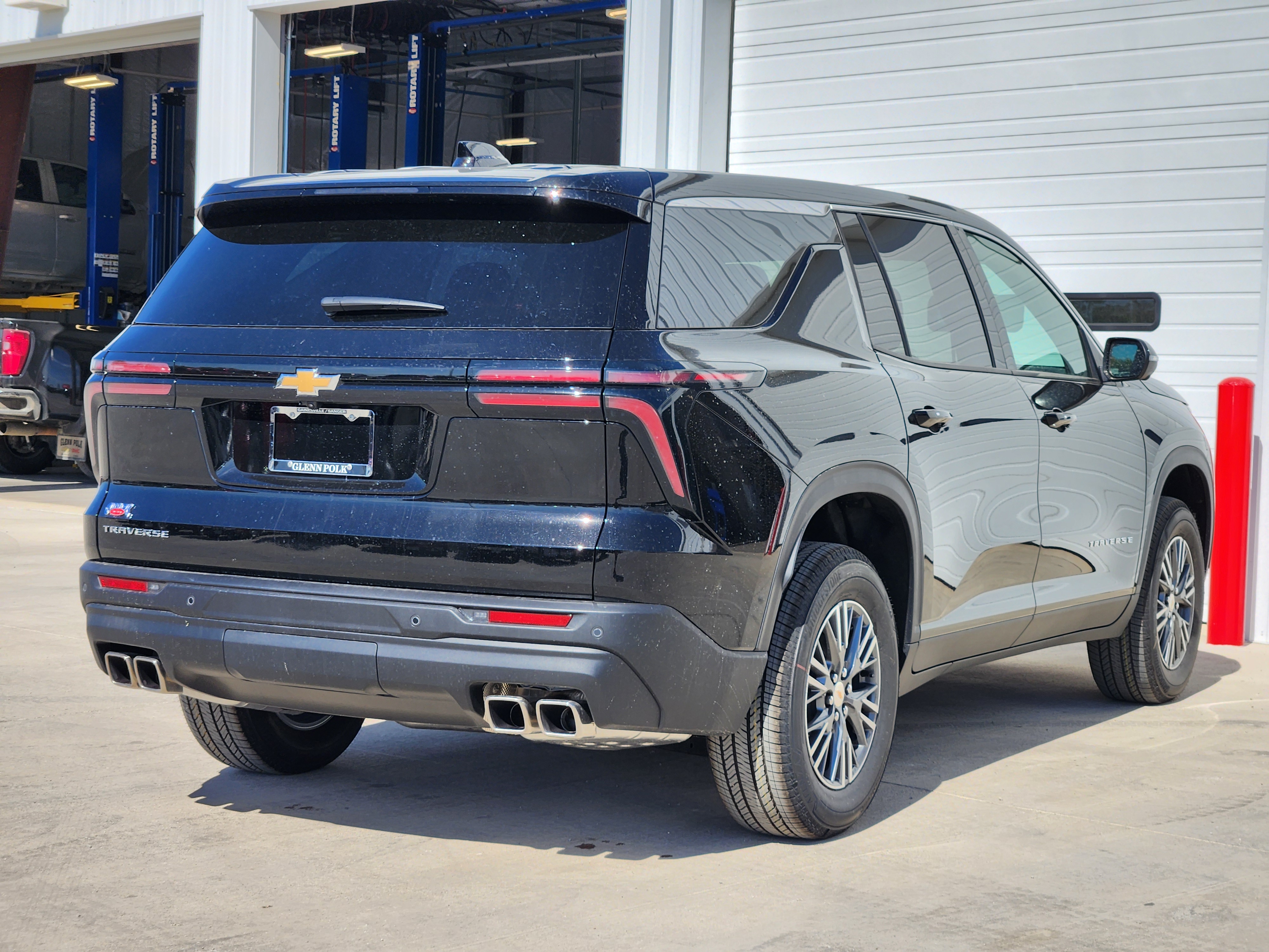 2024 Chevrolet Traverse LS 5