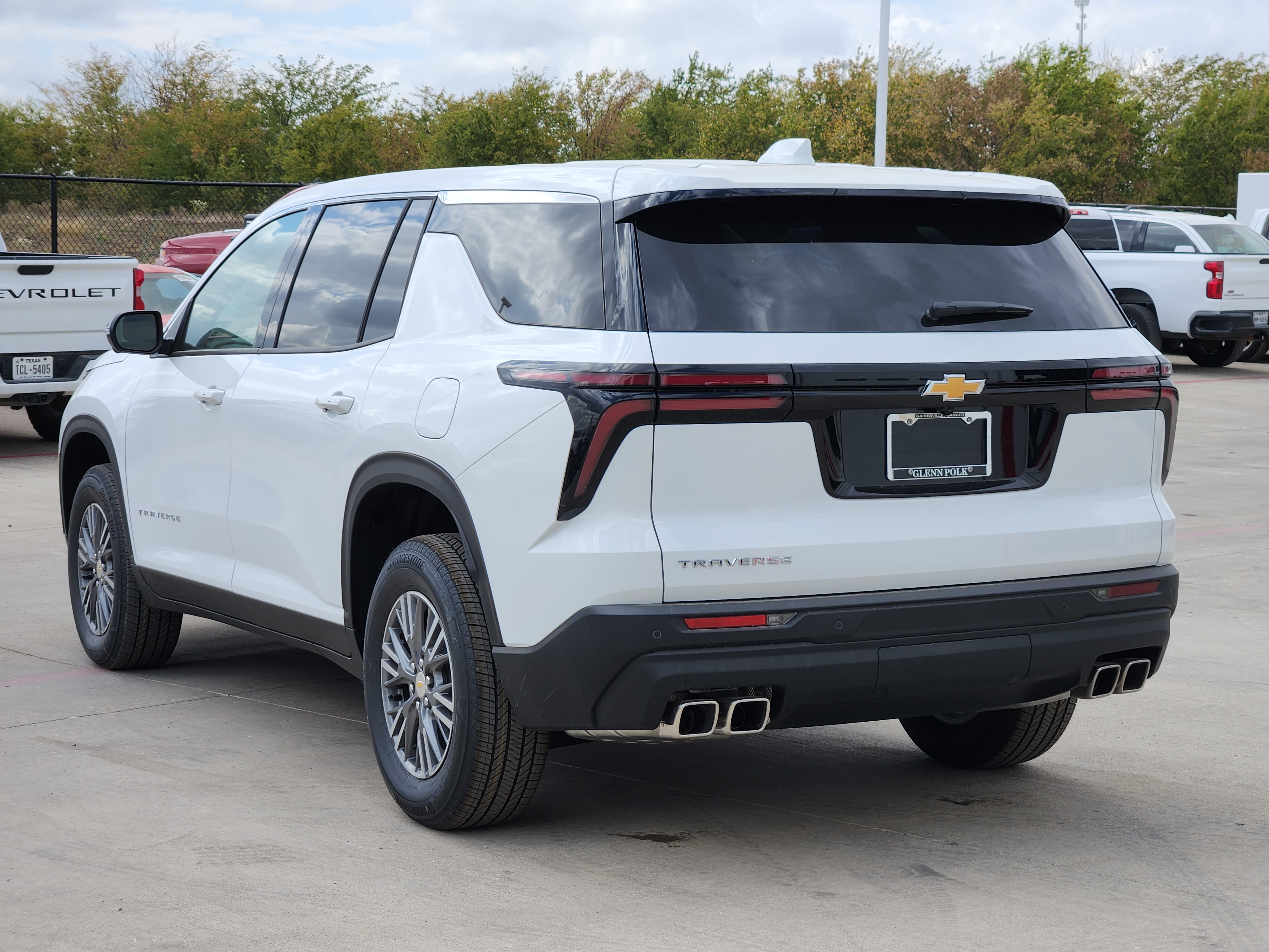 2024 Chevrolet Traverse LS 4