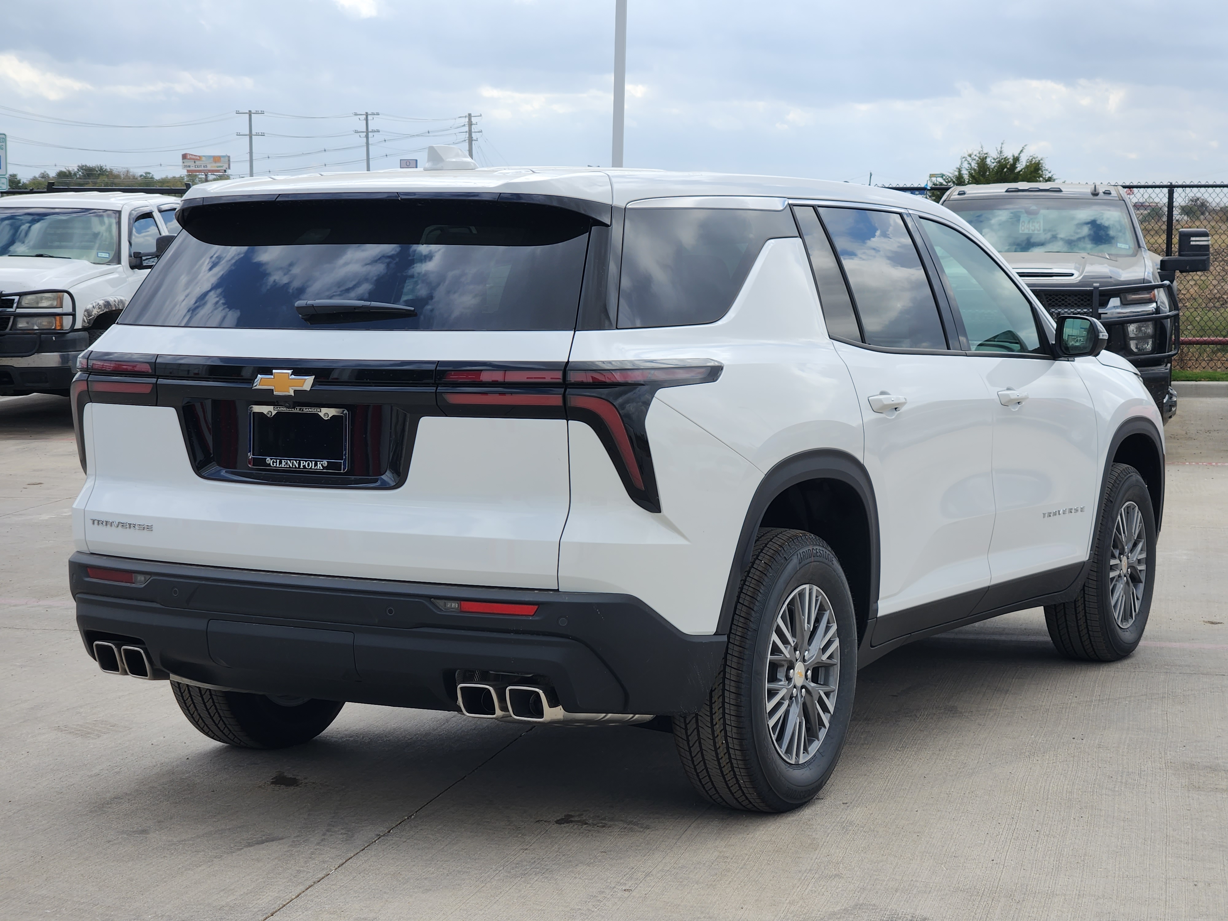 2024 Chevrolet Traverse LS 5