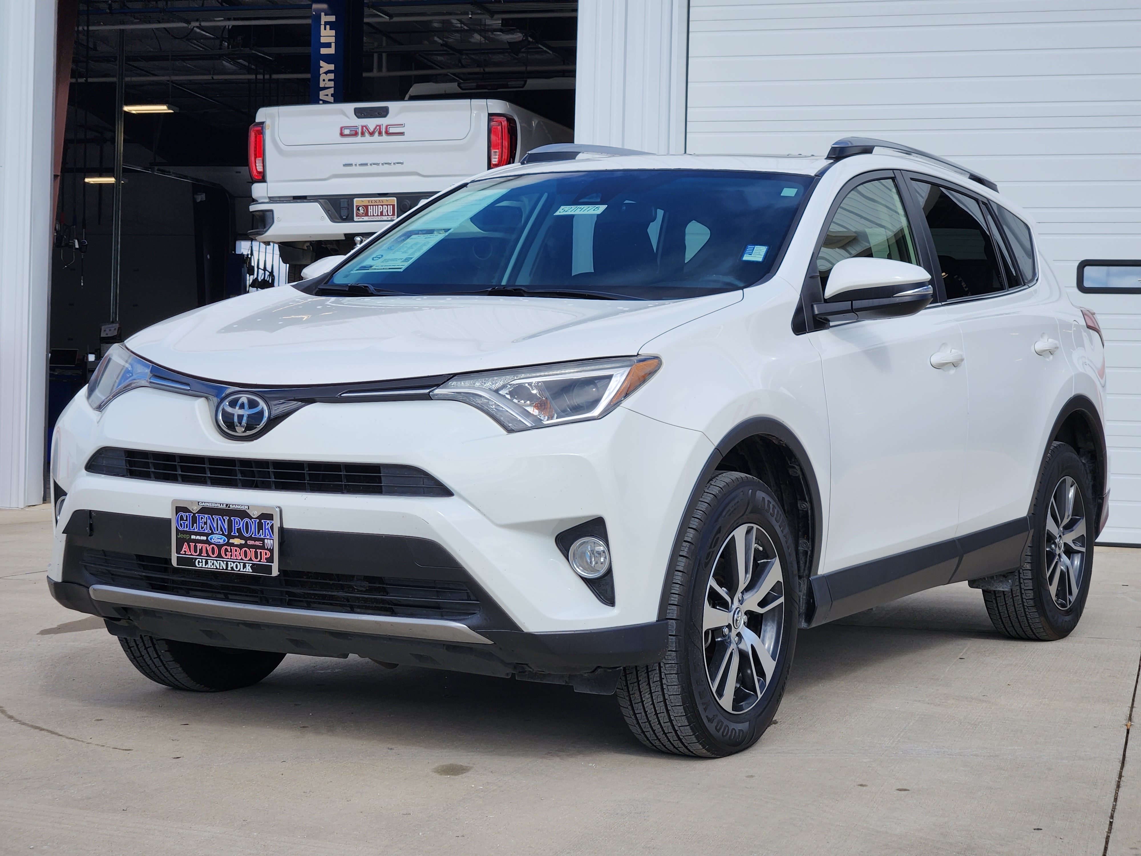 2017 Toyota RAV4 XLE 4