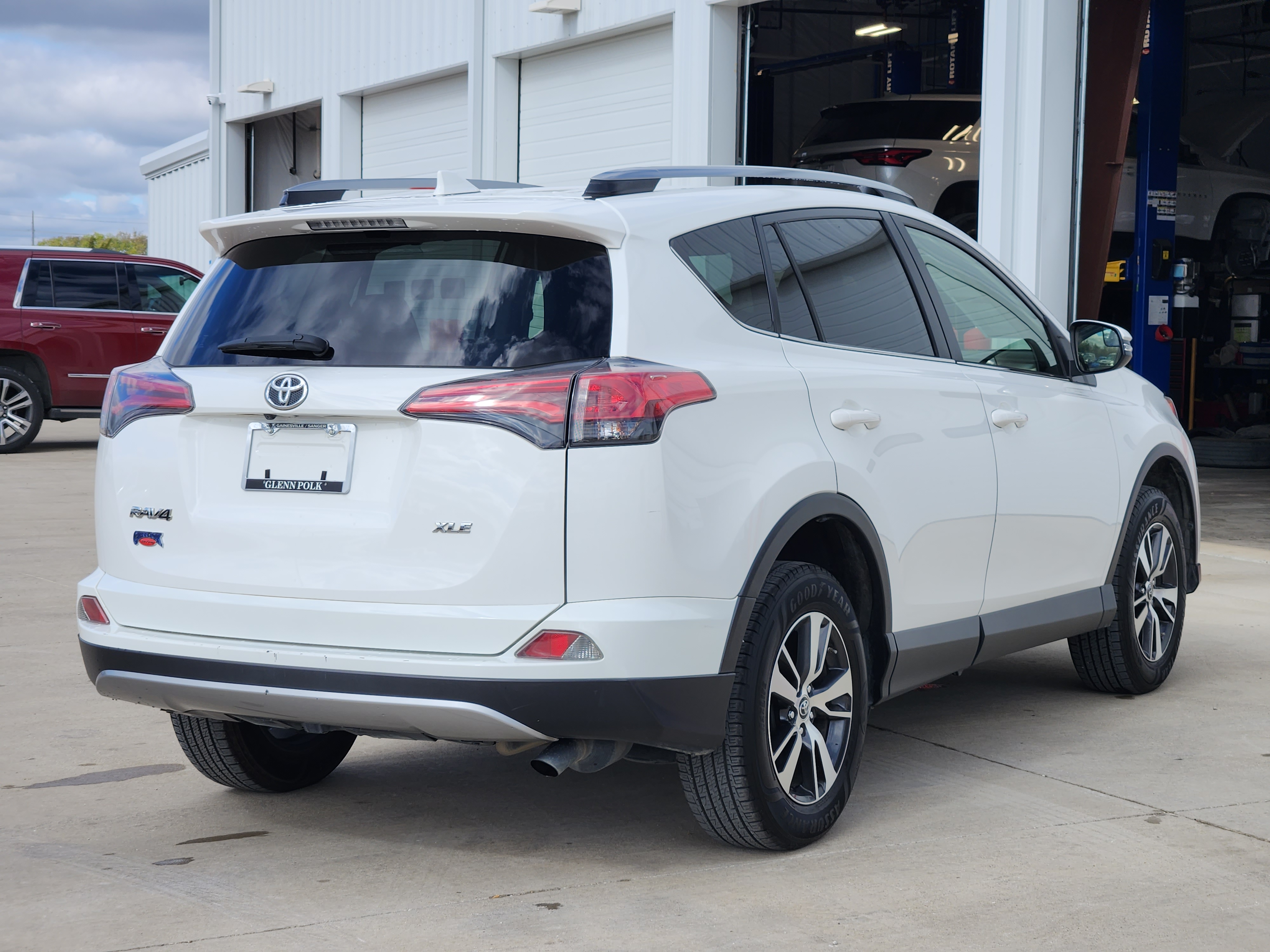 2017 Toyota RAV4 XLE 8