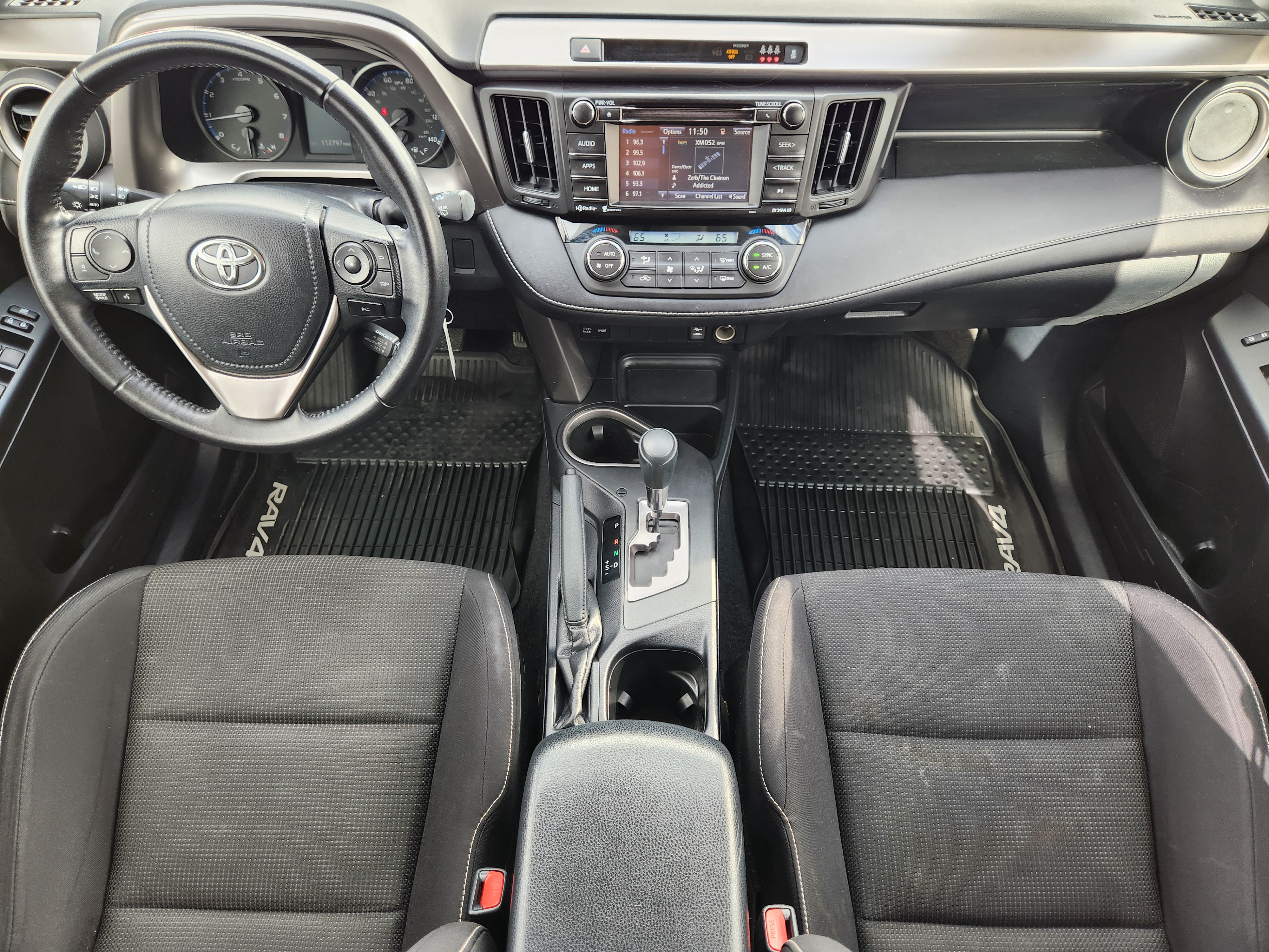 2017 Toyota RAV4 XLE 27