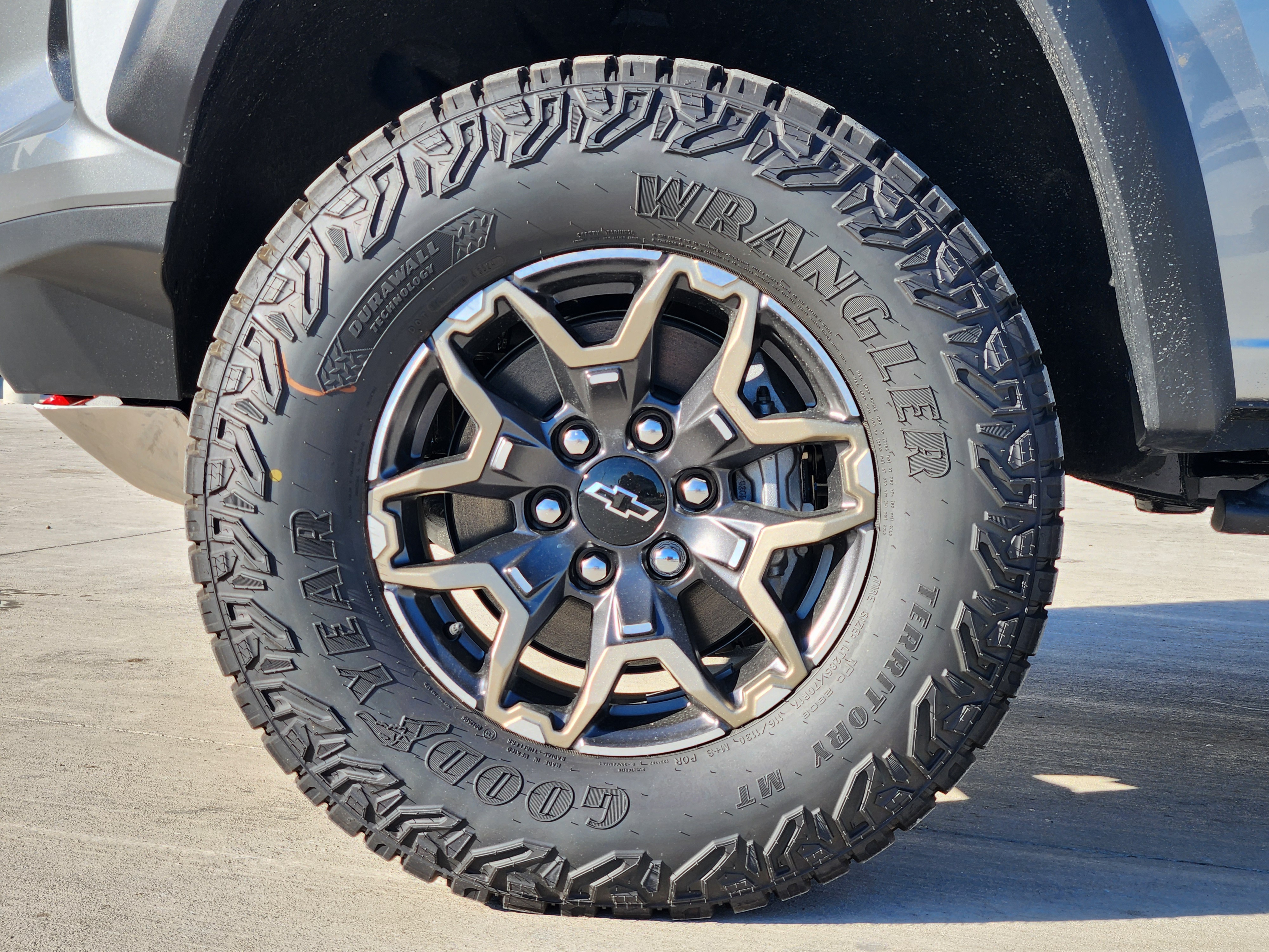 2024 Chevrolet Colorado ZR2 8