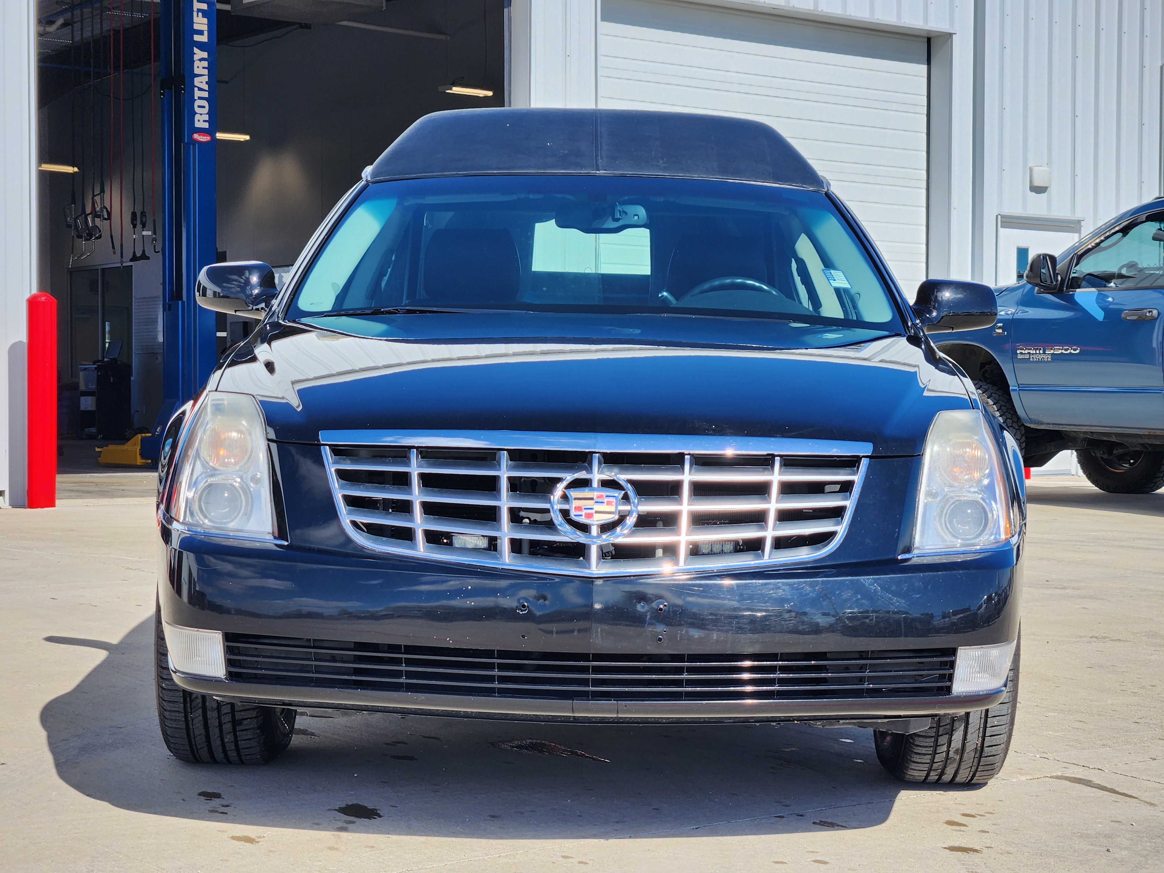 2011 Cadillac DTS Coachbuilder 2