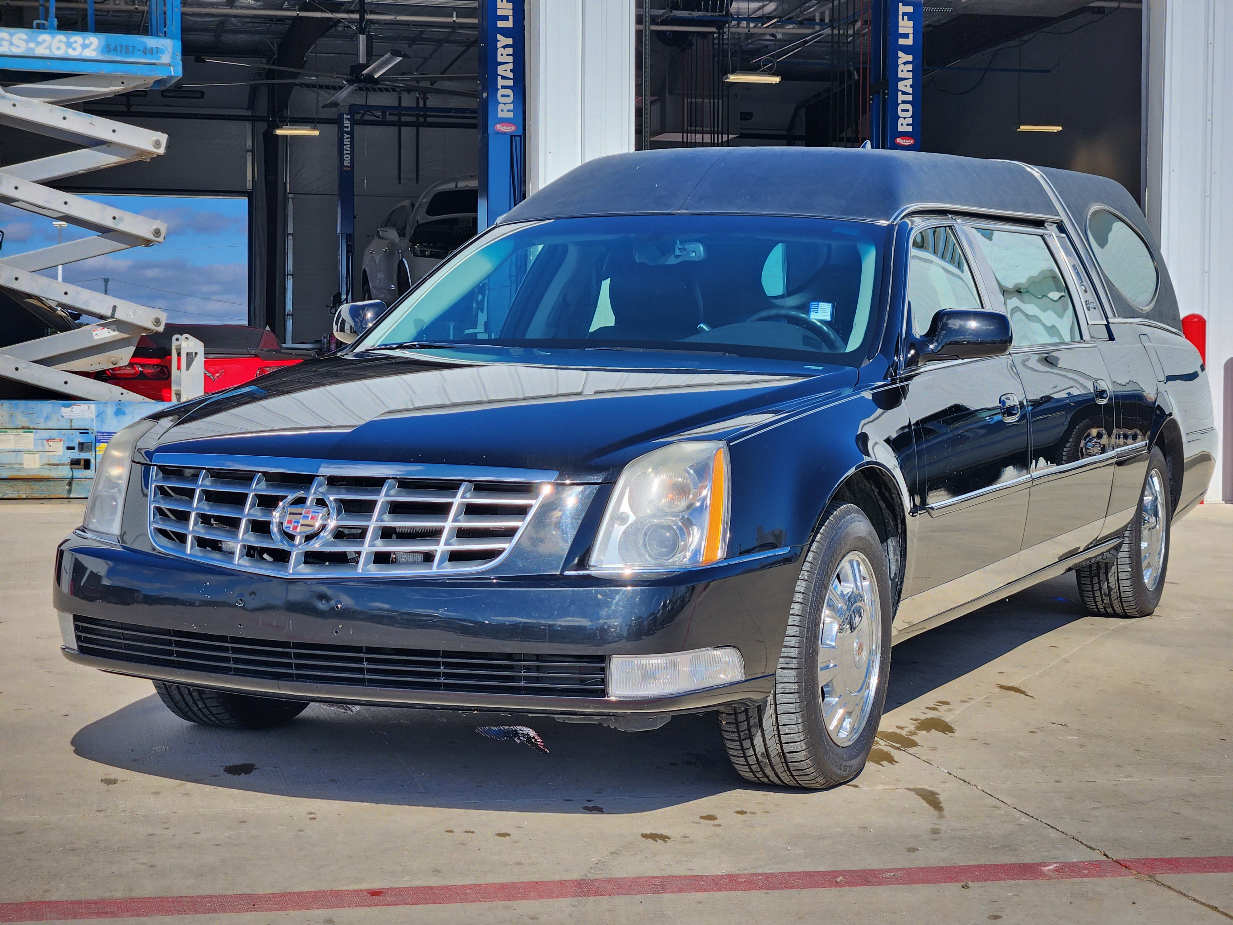 2011 Cadillac DTS Coachbuilder 4