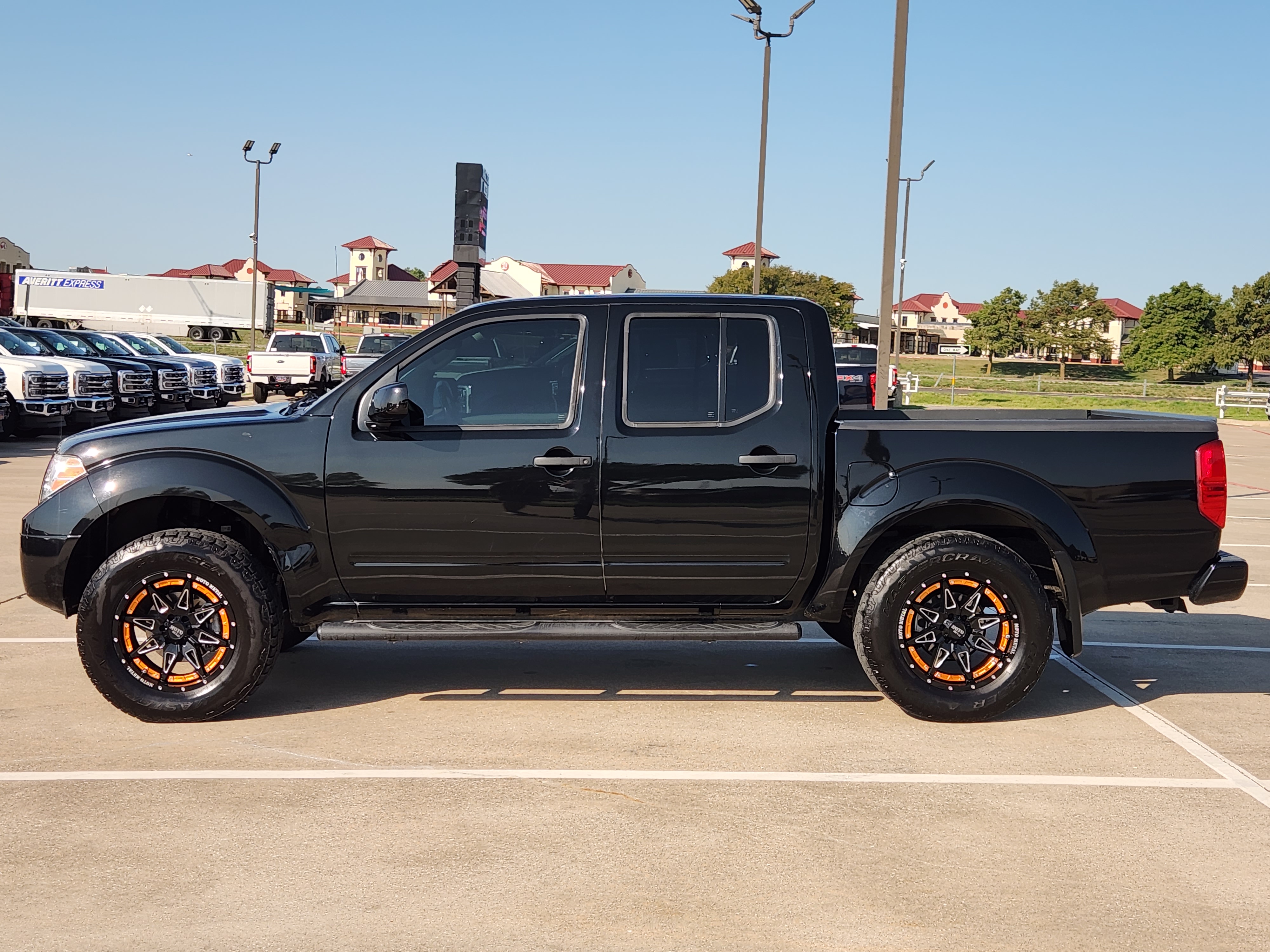 2019 Nissan Frontier SV 4