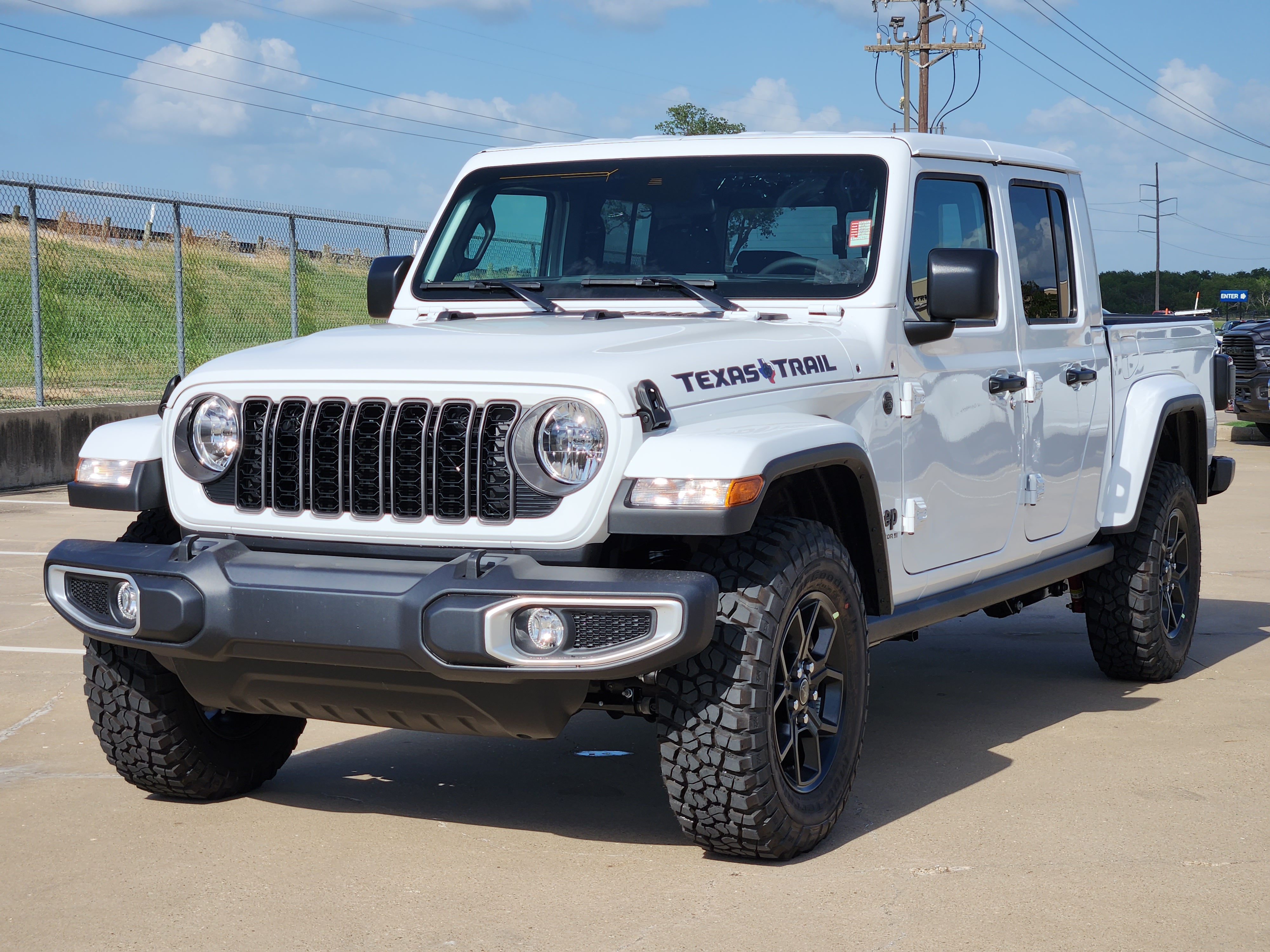 2024 Jeep Gladiator Sport 2