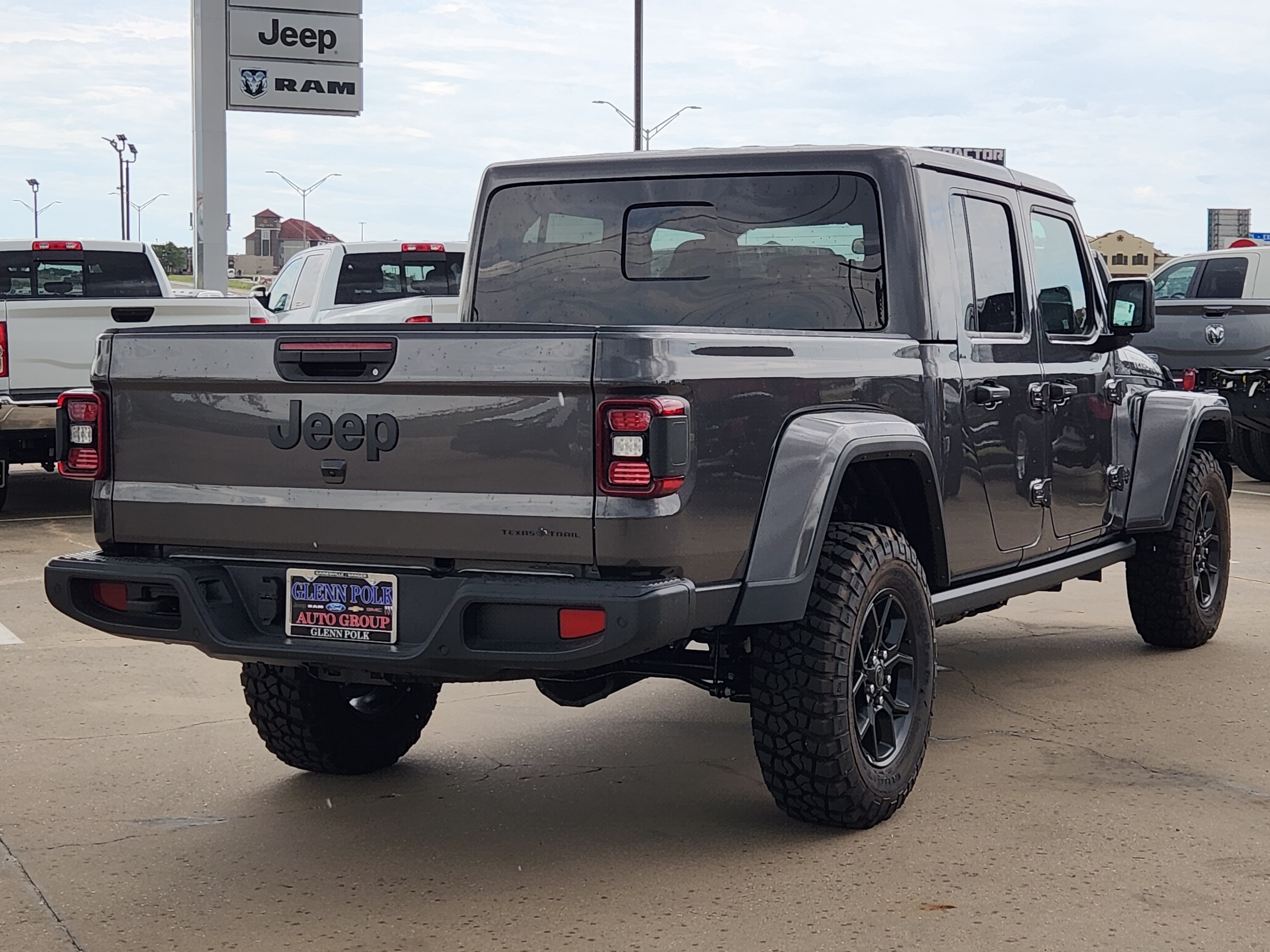 2024 Jeep Gladiator Sport 5