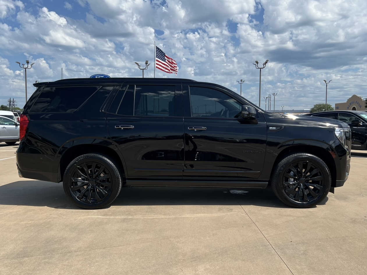 2023 GMC Yukon Denali 4