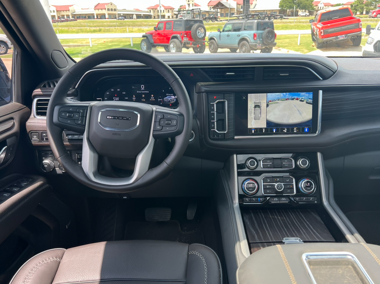 2023 GMC Yukon Denali 11