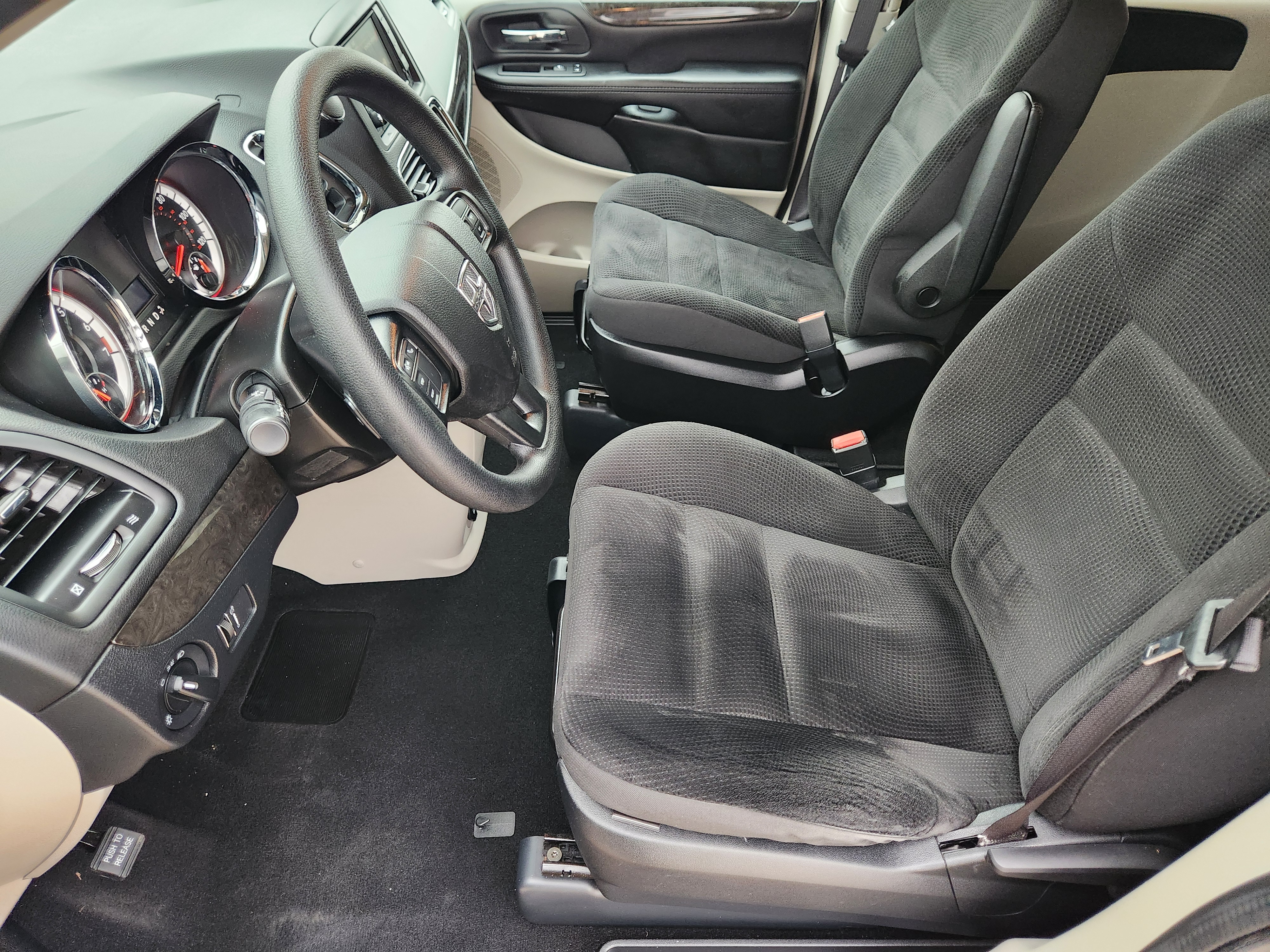 2019 Dodge Grand Caravan SE 12