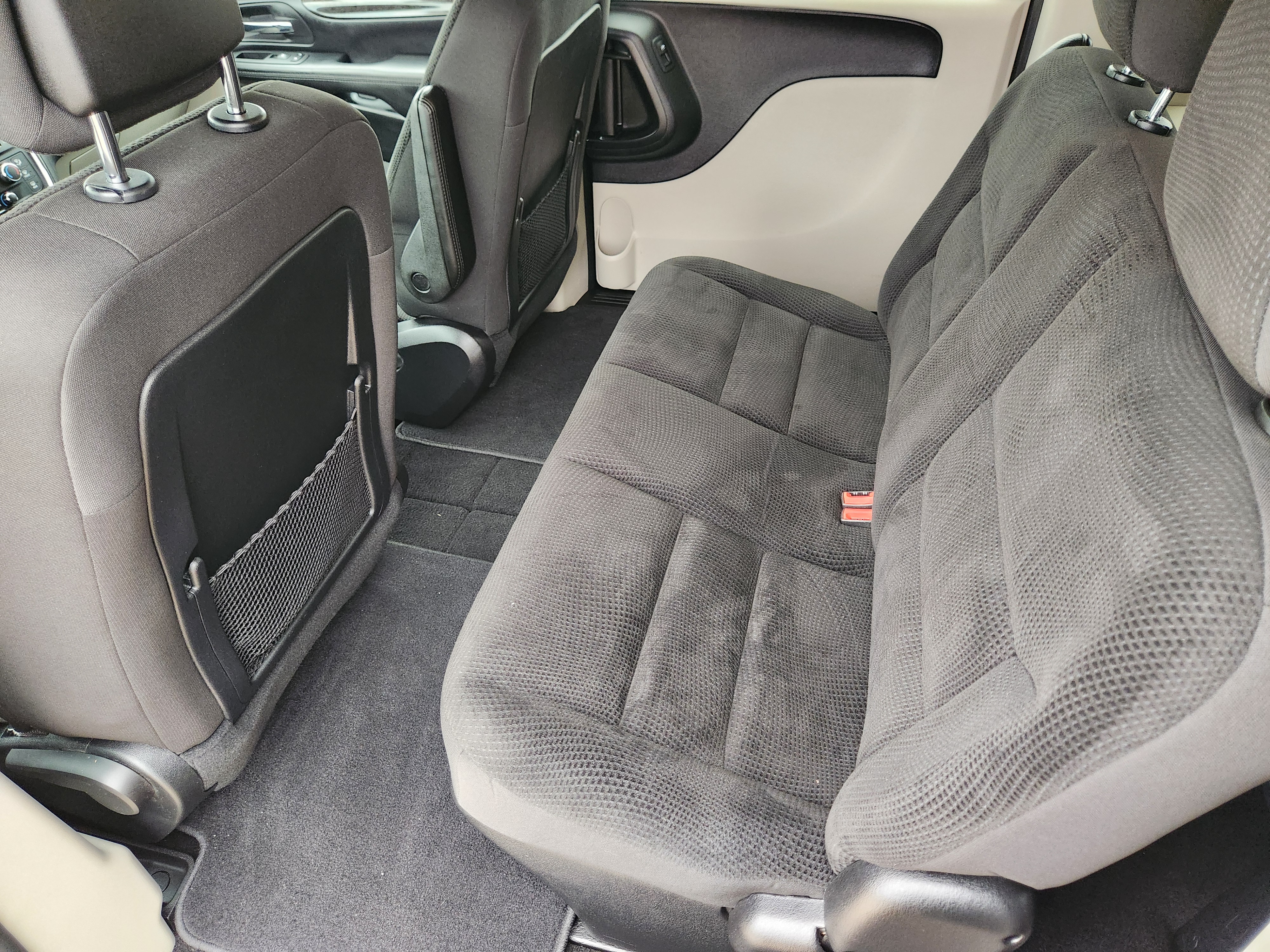 2019 Dodge Grand Caravan SE 28