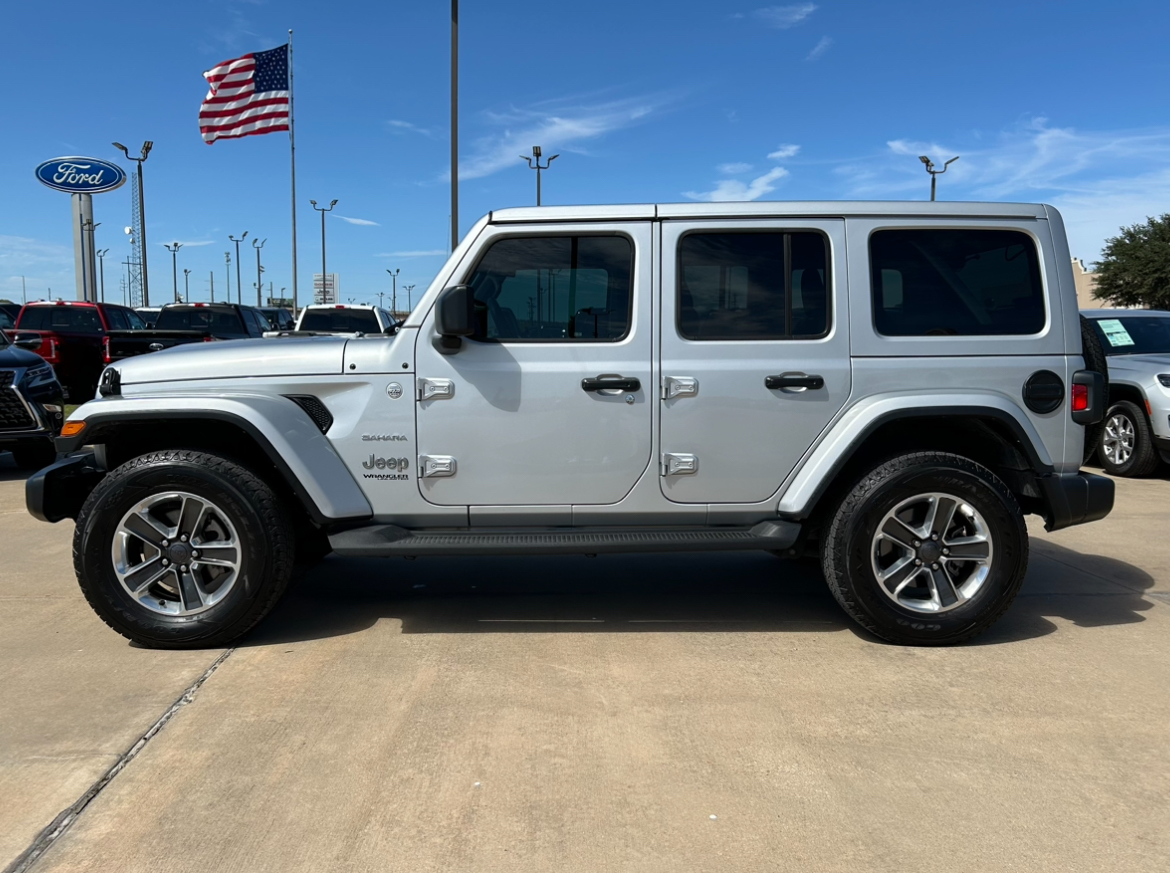 2022 Jeep Wrangler Unlimited Sahara 8