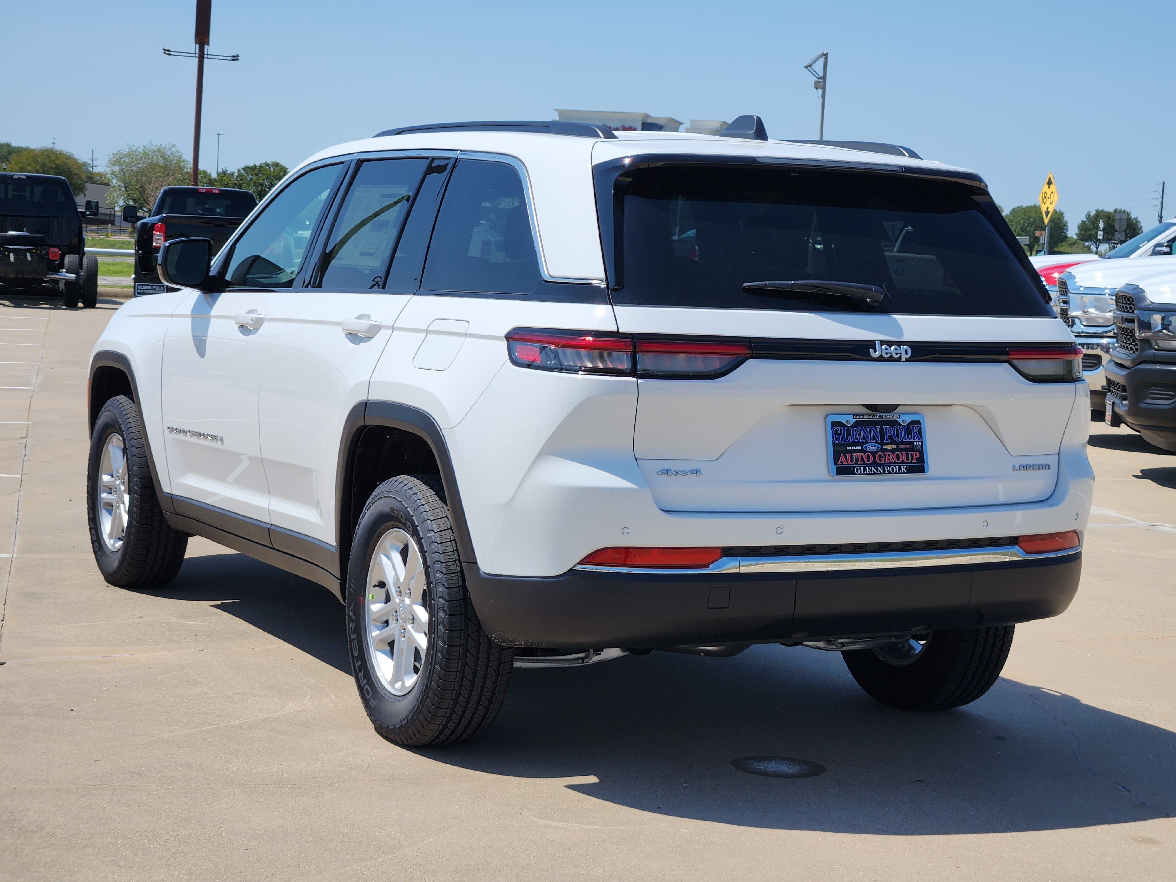 2024 Jeep Grand Cherokee Laredo 4