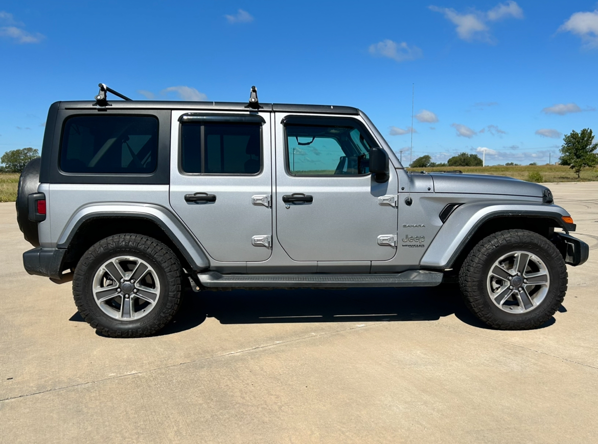 2020 Jeep Wrangler Unlimited Sahara 8