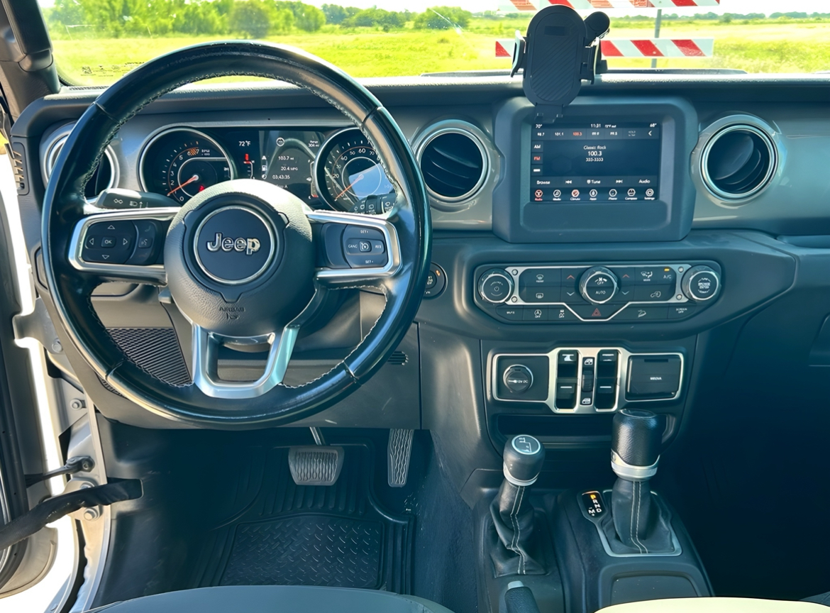 2020 Jeep Wrangler Unlimited Sahara 11