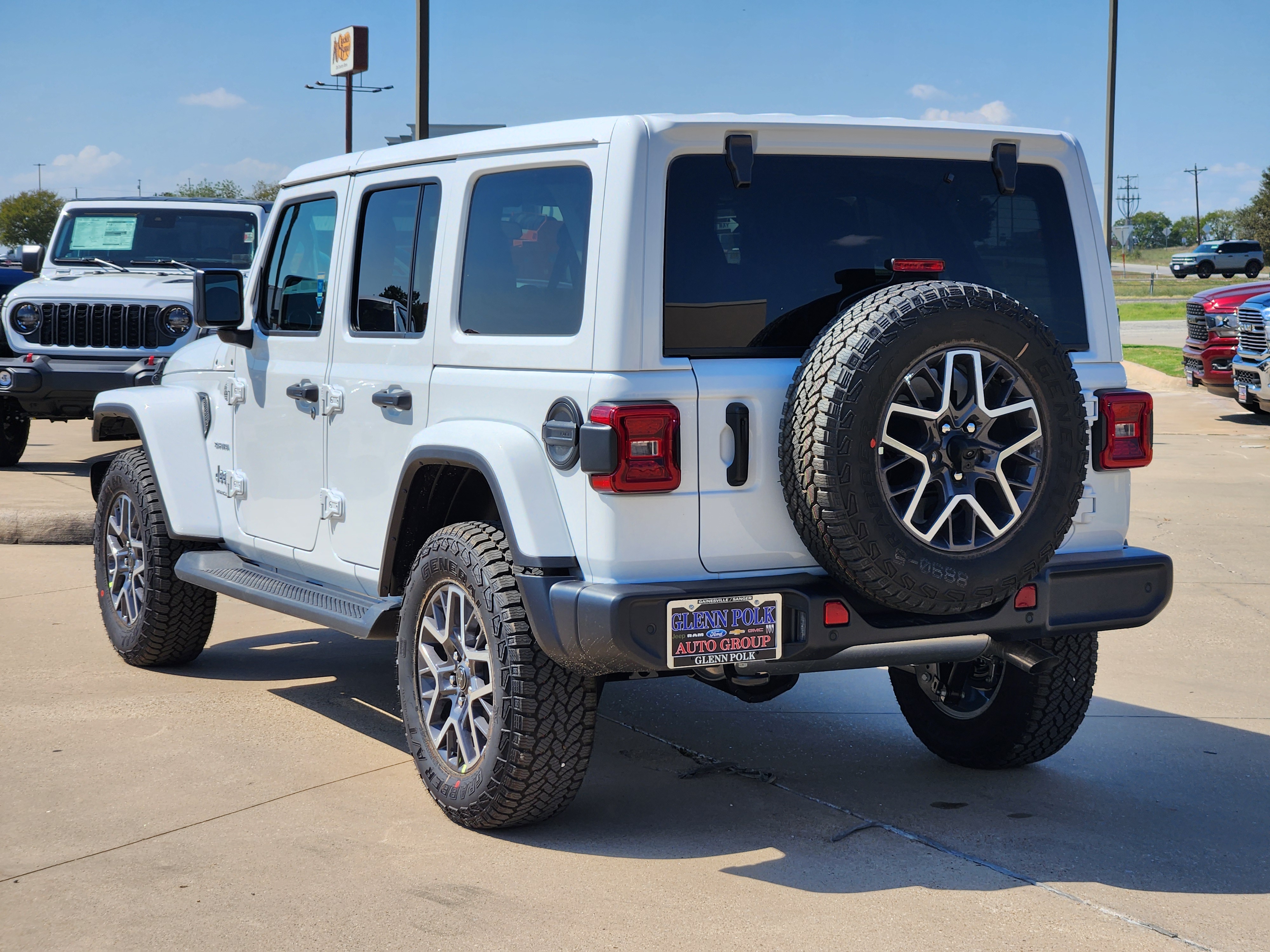 2024 Jeep Wrangler Sahara 4