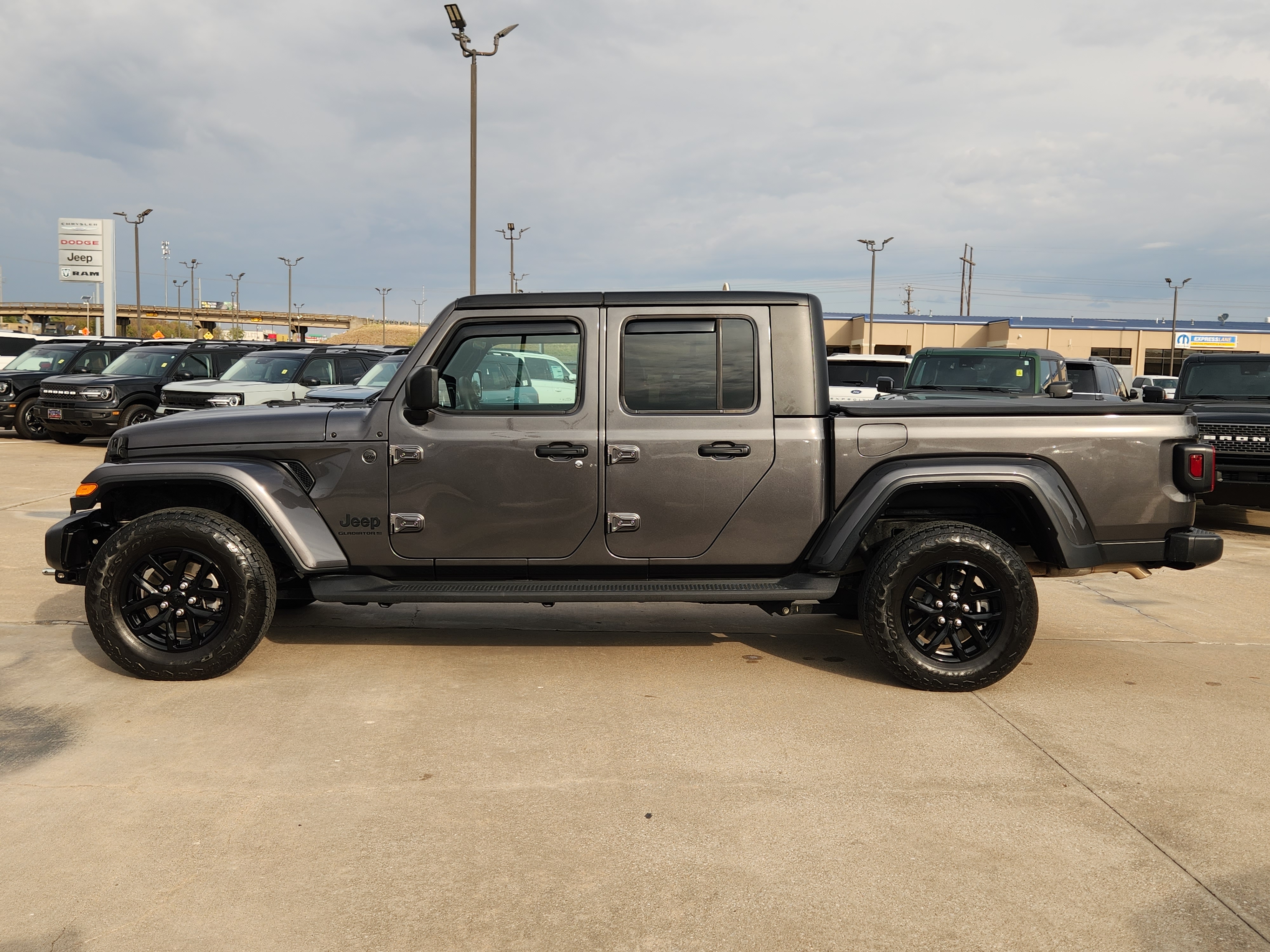 2023 Jeep Gladiator Sport 4