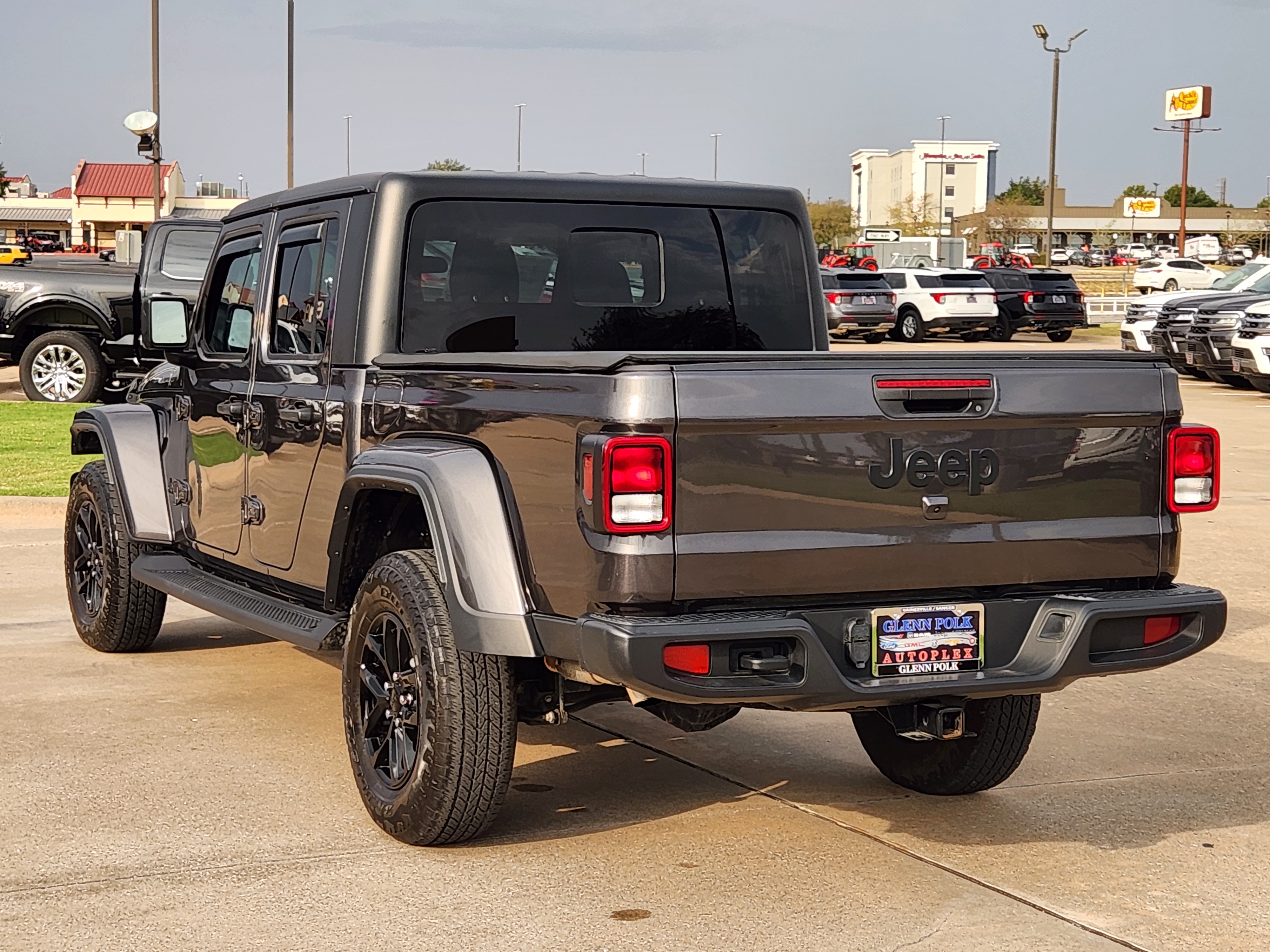 2023 Jeep Gladiator Sport 5