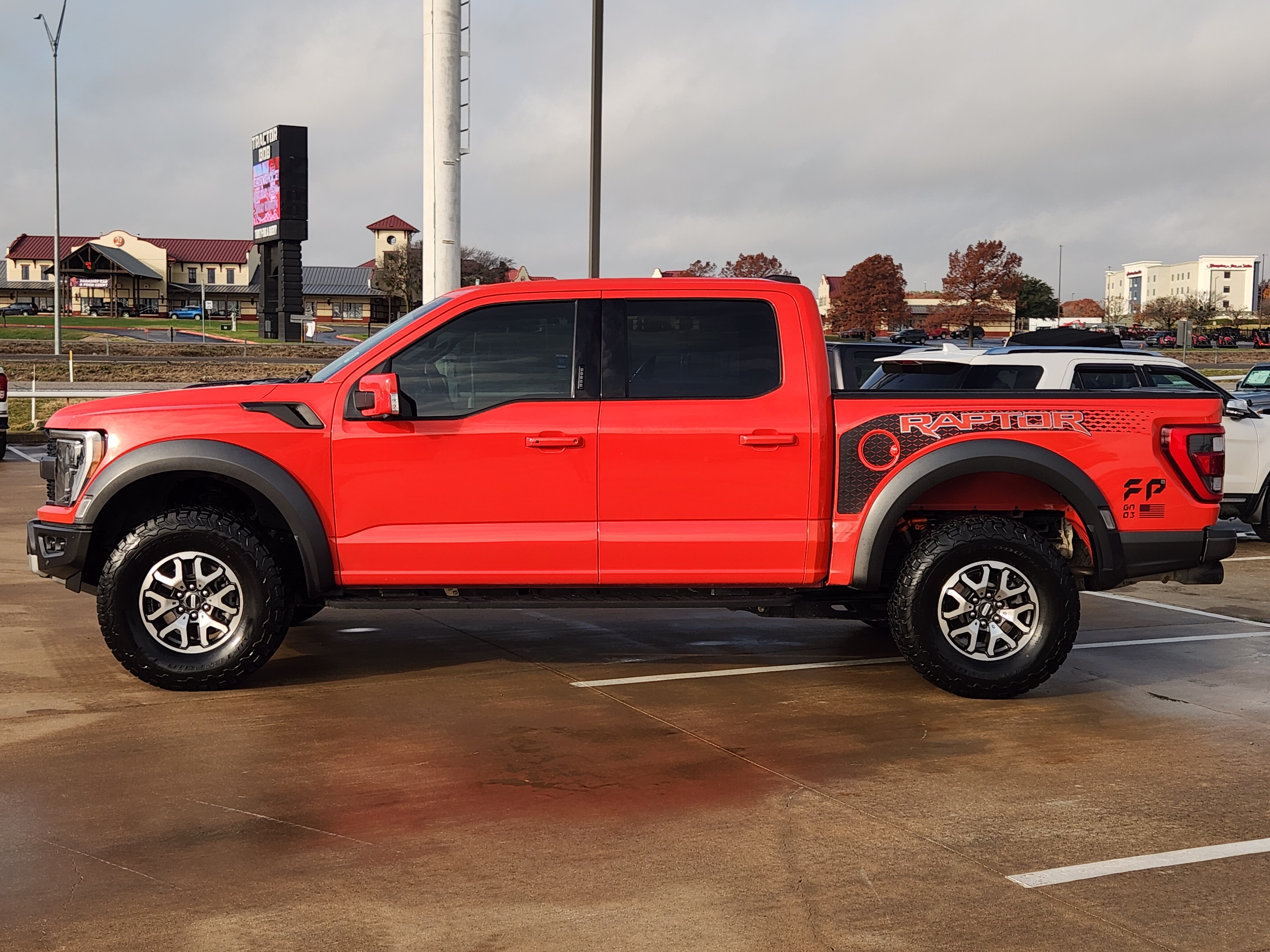 2023 Ford F-150 Raptor 4