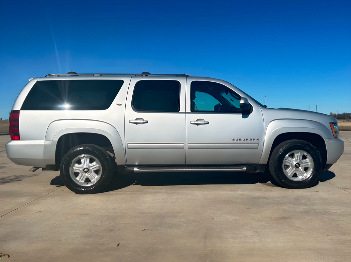 2013 Chevrolet Suburban 1500 LT 6