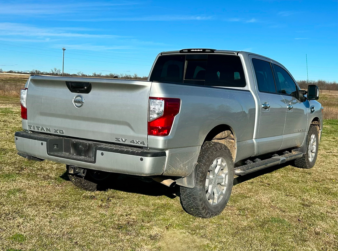 2019 Nissan Titan XD SV 8