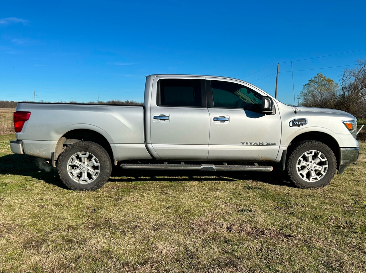 2019 Nissan Titan XD SV 9