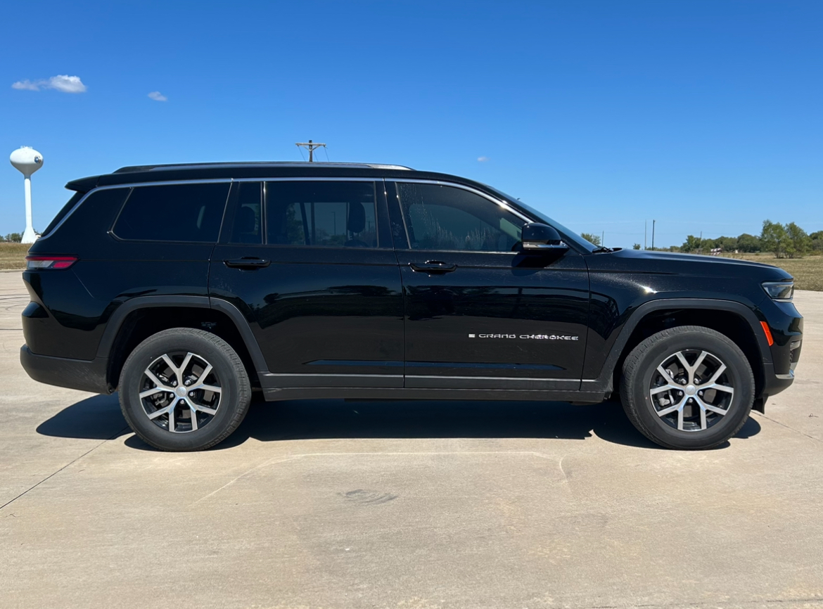 2023 Jeep Grand Cherokee L Limited 7