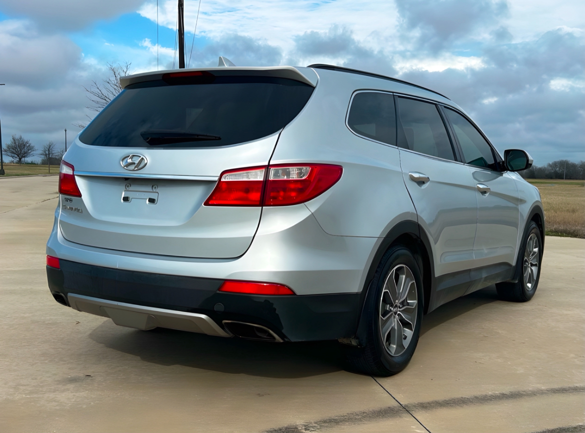 2015 Hyundai Santa Fe GLS 8