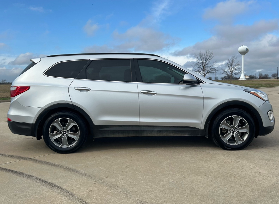 2015 Hyundai Santa Fe GLS 9