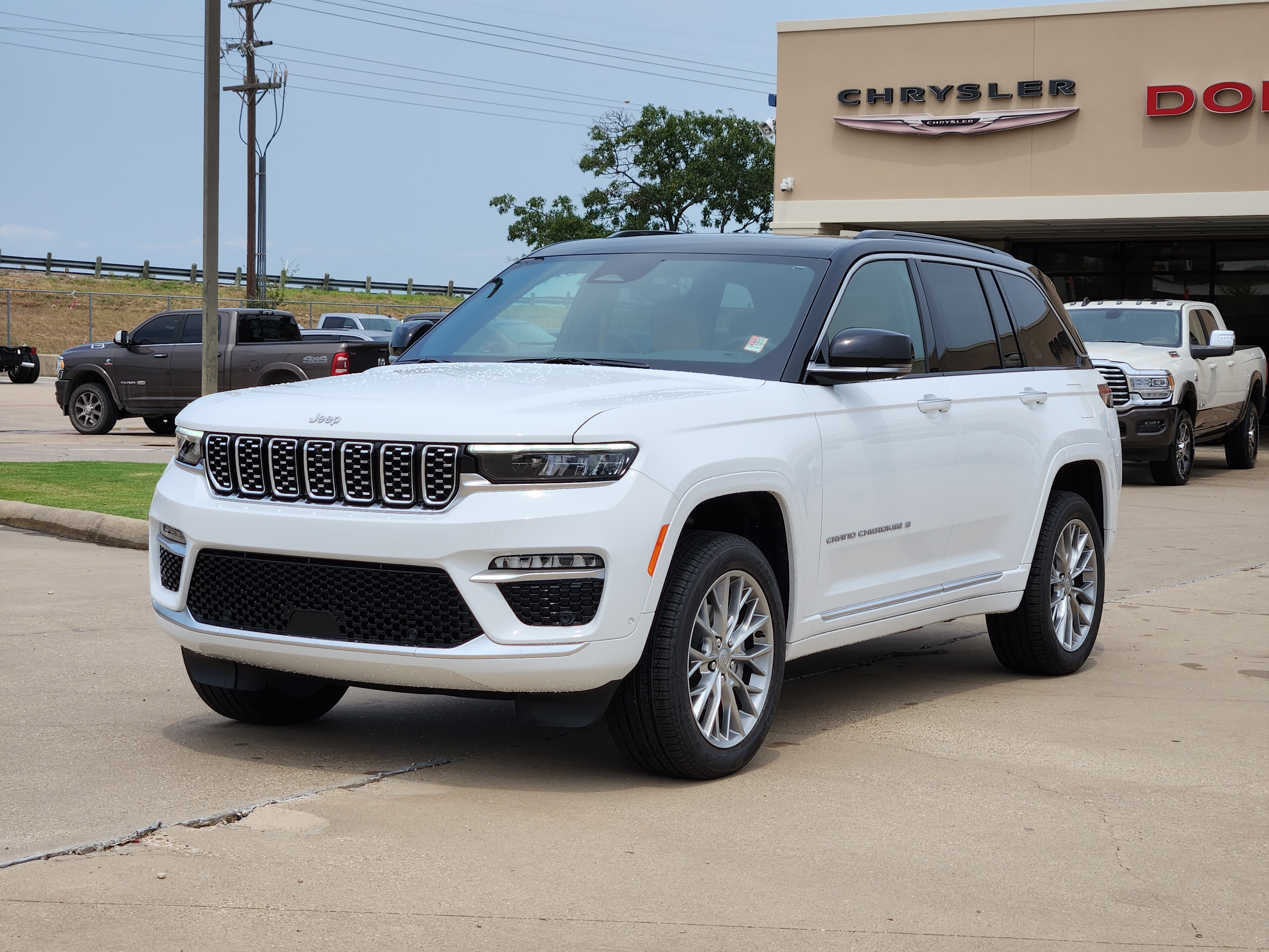 2024 Jeep Grand Cherokee Summit 2