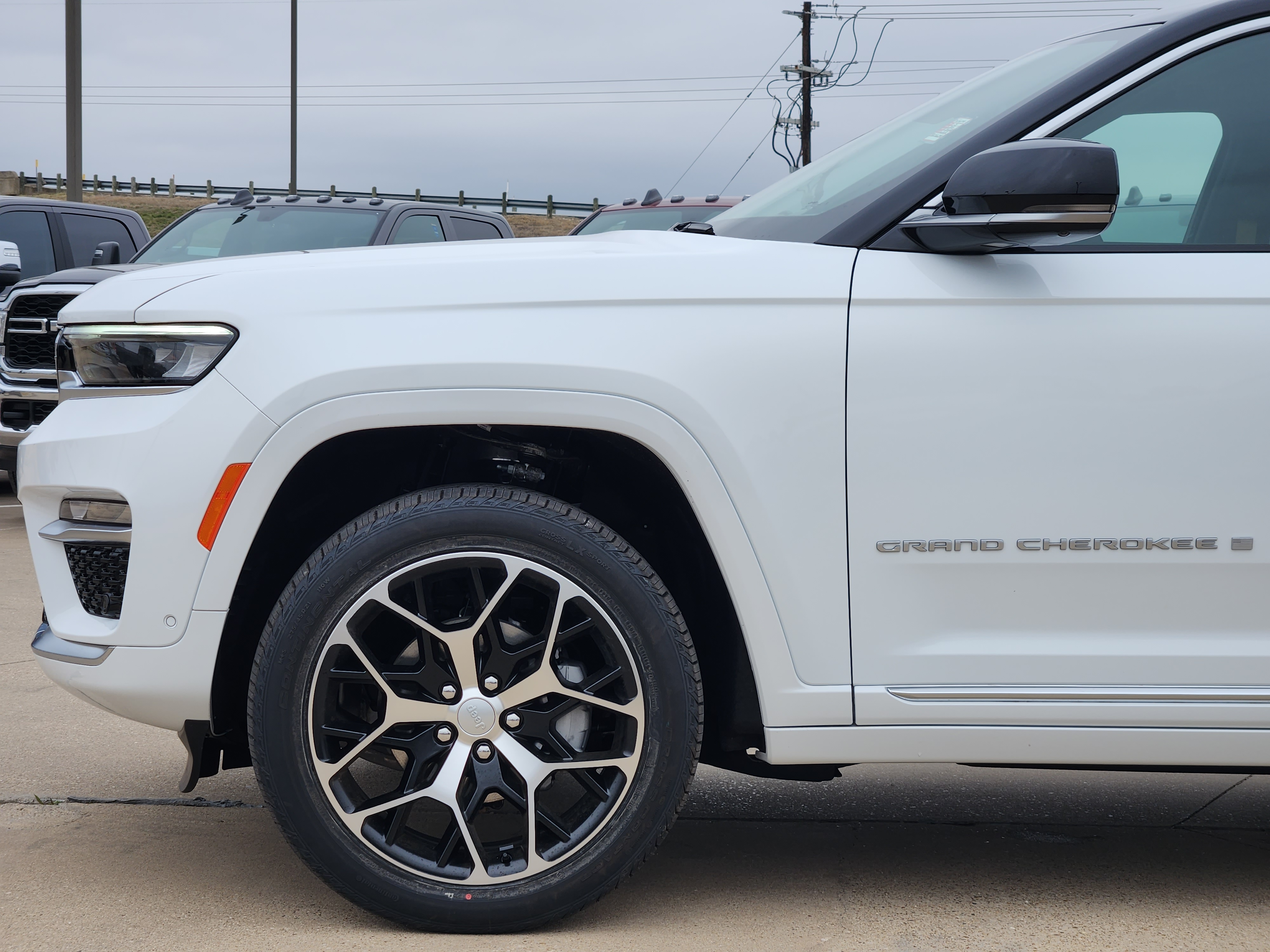 2025 Jeep Grand Cherokee Summit 6