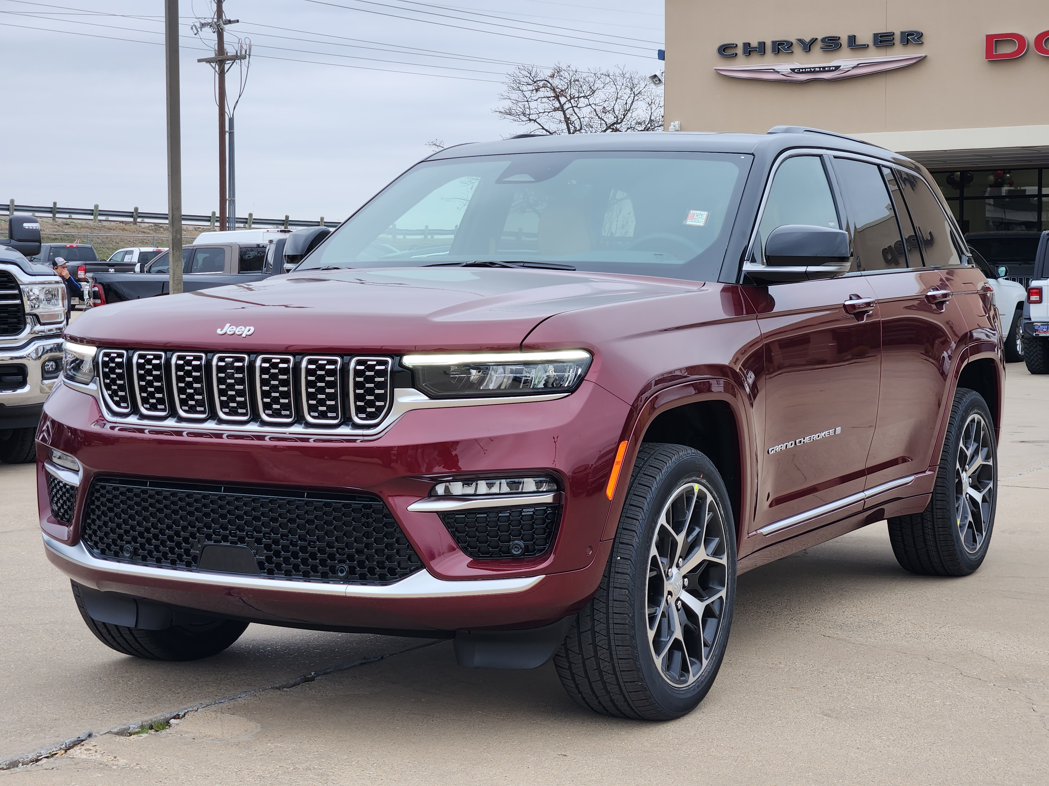 2025 Jeep Grand Cherokee Summit 2