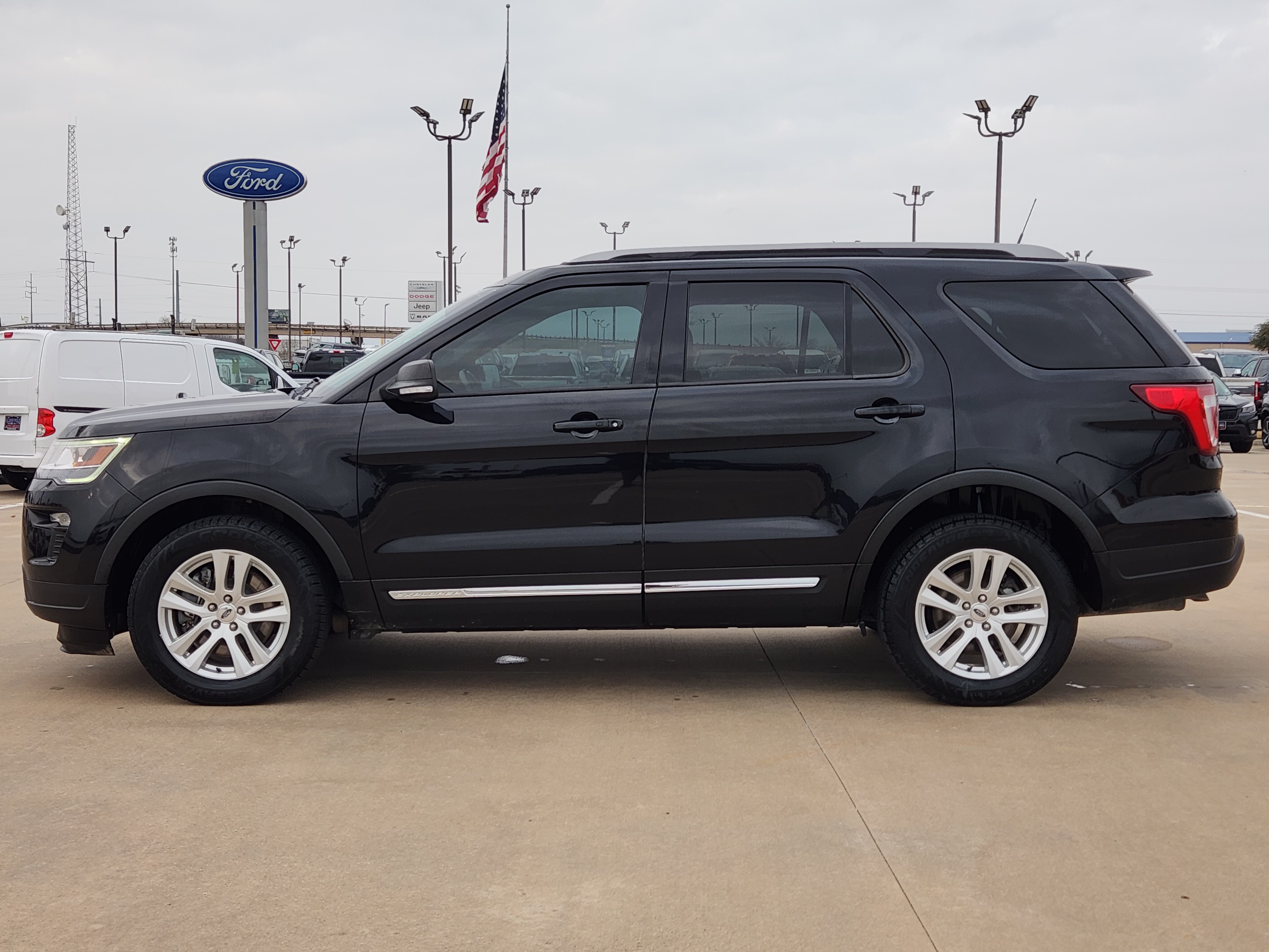 2019 Ford Explorer XLT 4